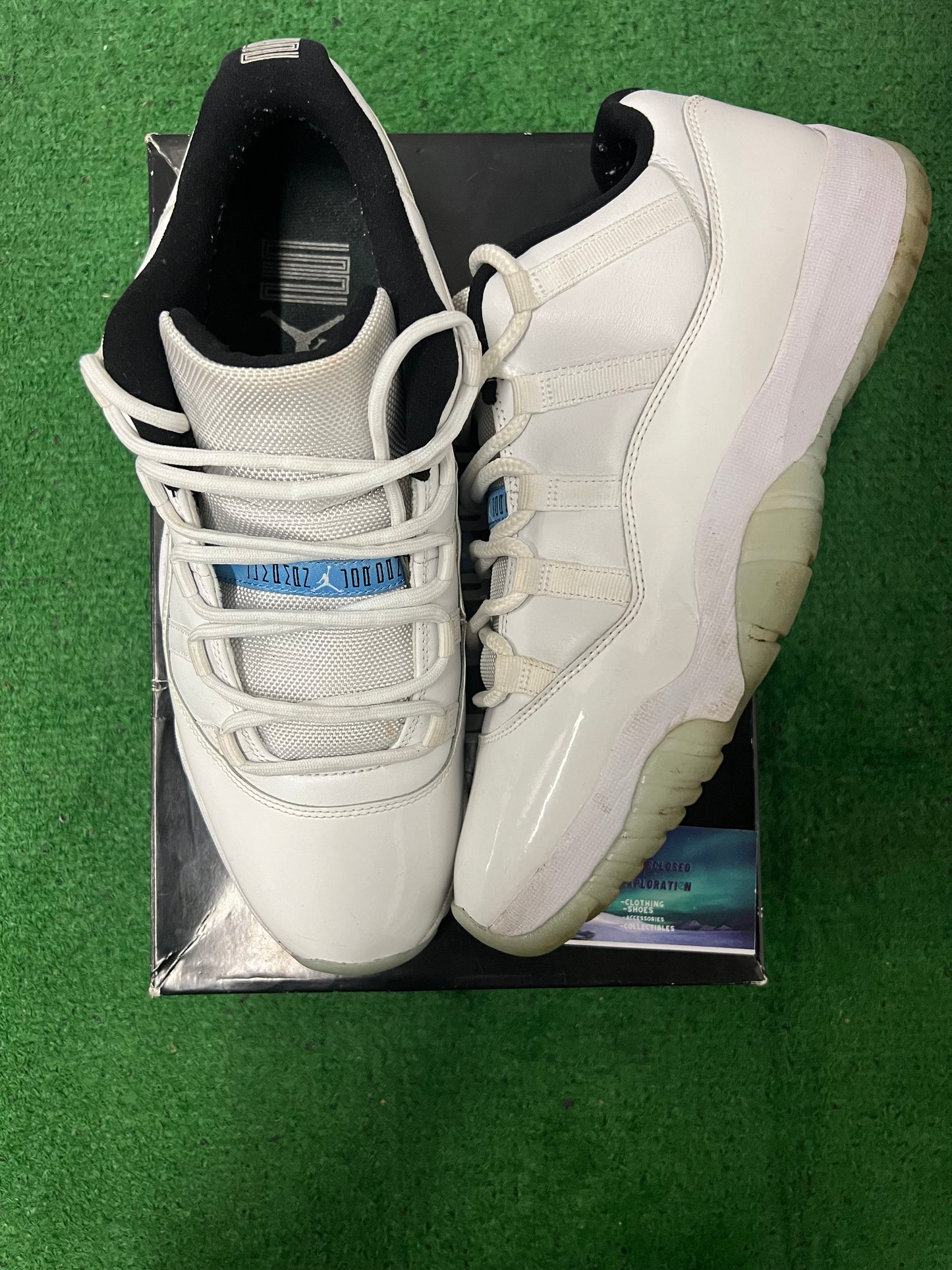 Jordan 11 low legend blue size 11.5men/13women