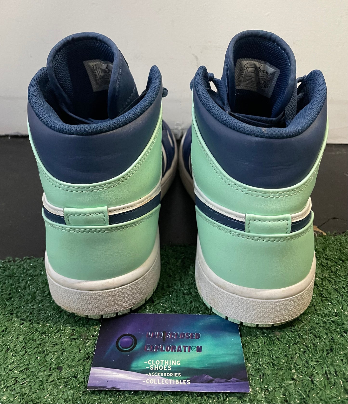 Jordan 1 mid blue mint size 9.5men/11women