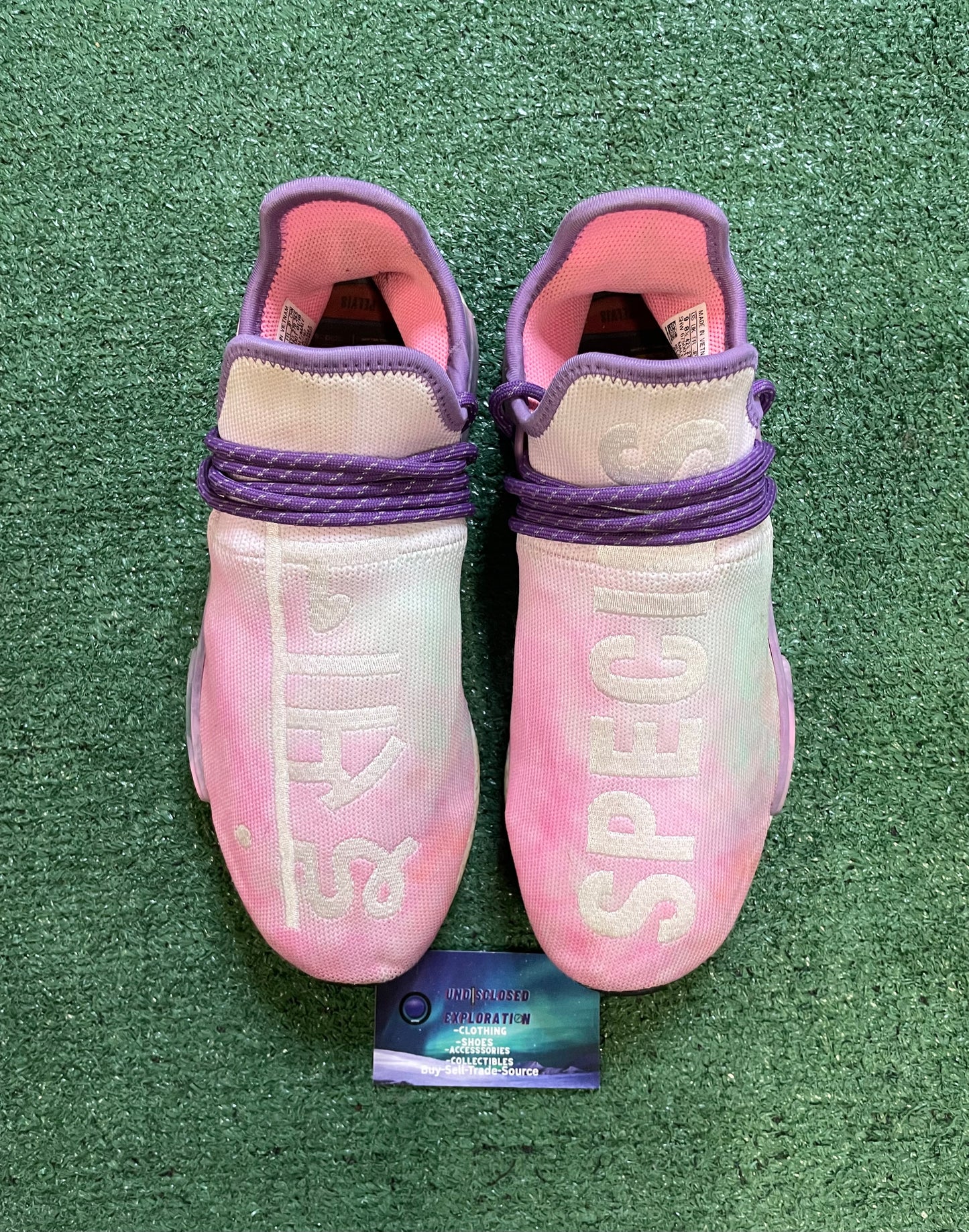 Adidas human race Holi Festival size 9men/10.5women