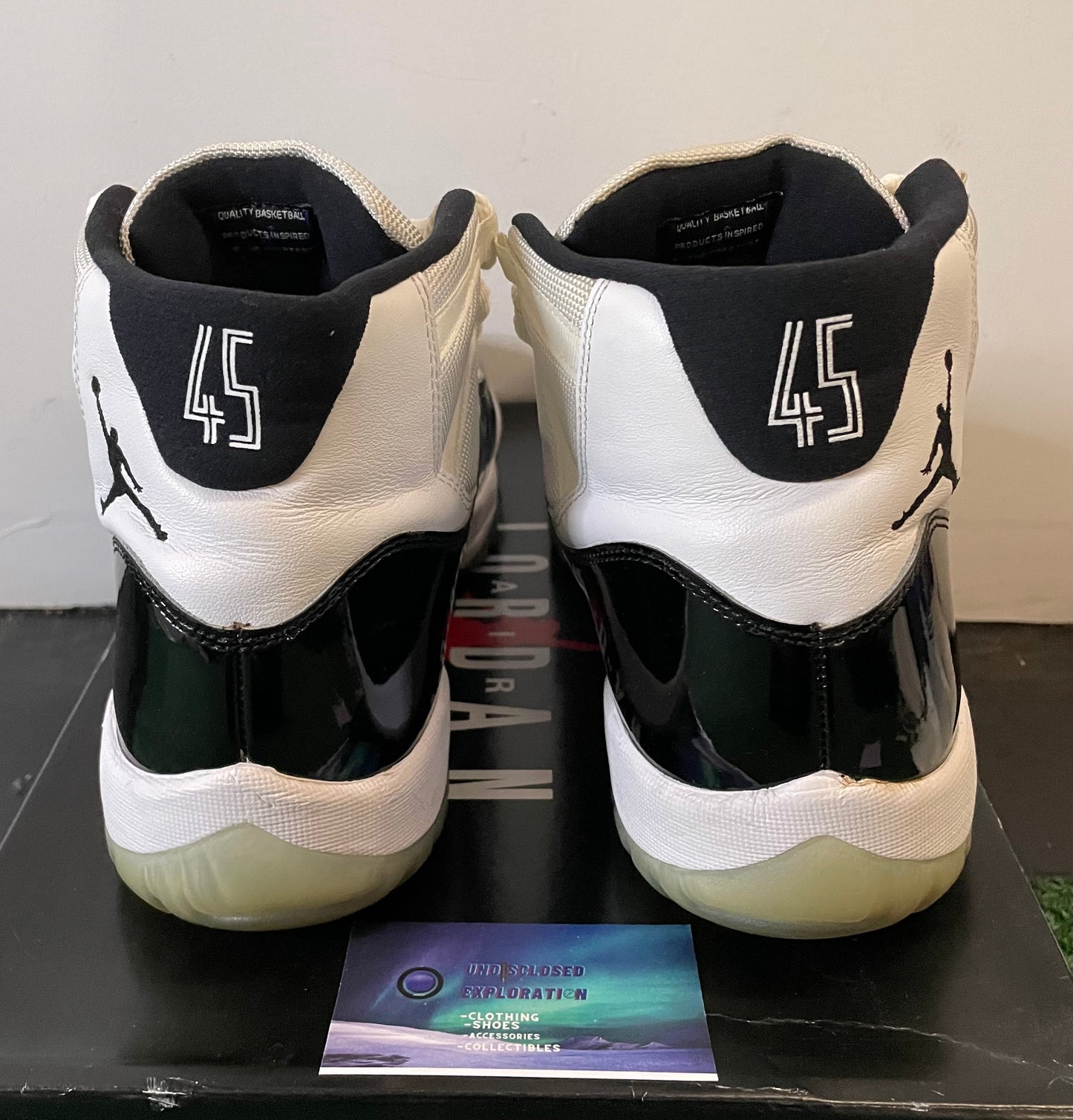 Air Jordan 11 concord size 11men/12.5women