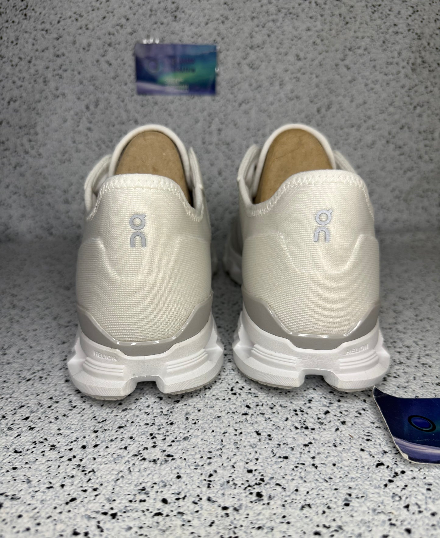 On Running Cloud X 4 AD White Wolf
