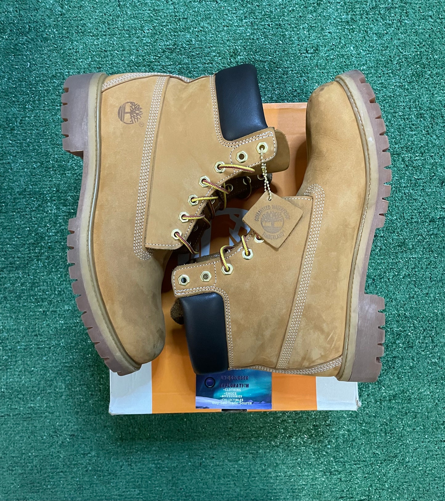 Timberland 6 inch wheat boot size 11men/12.5women