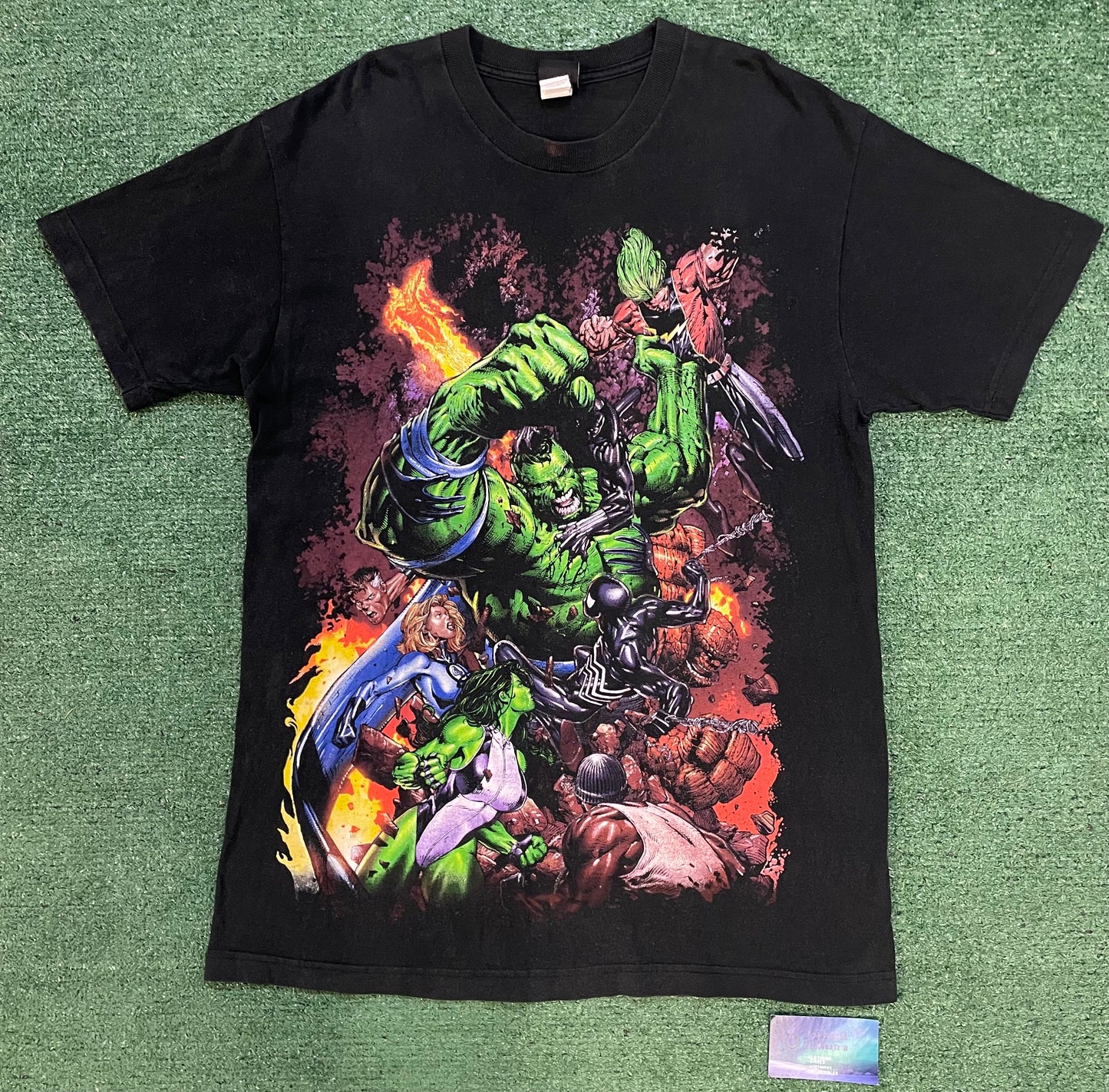 Vintage Marvel world war hulk avengers tee
