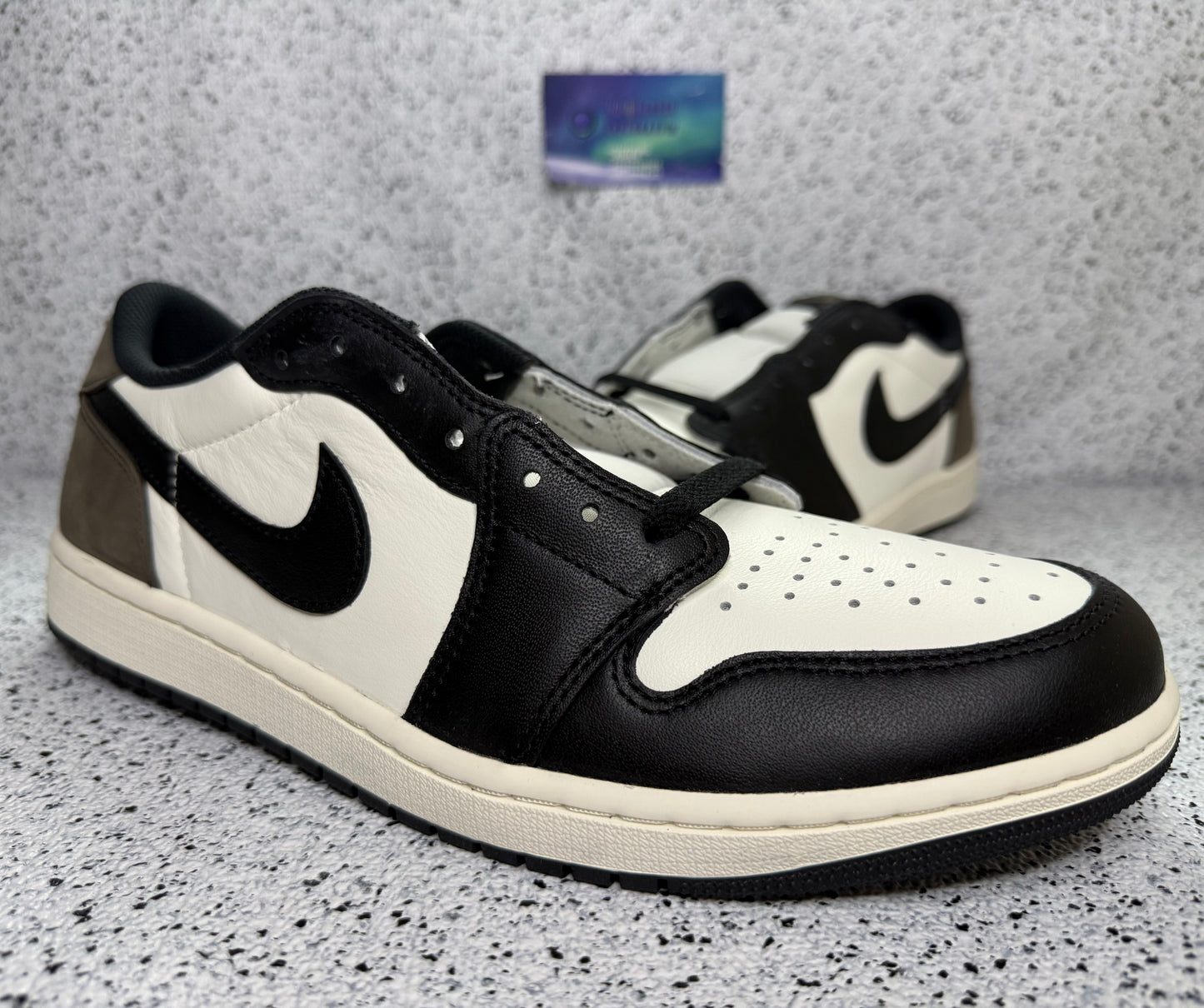 Jordan 1 Low Mocha