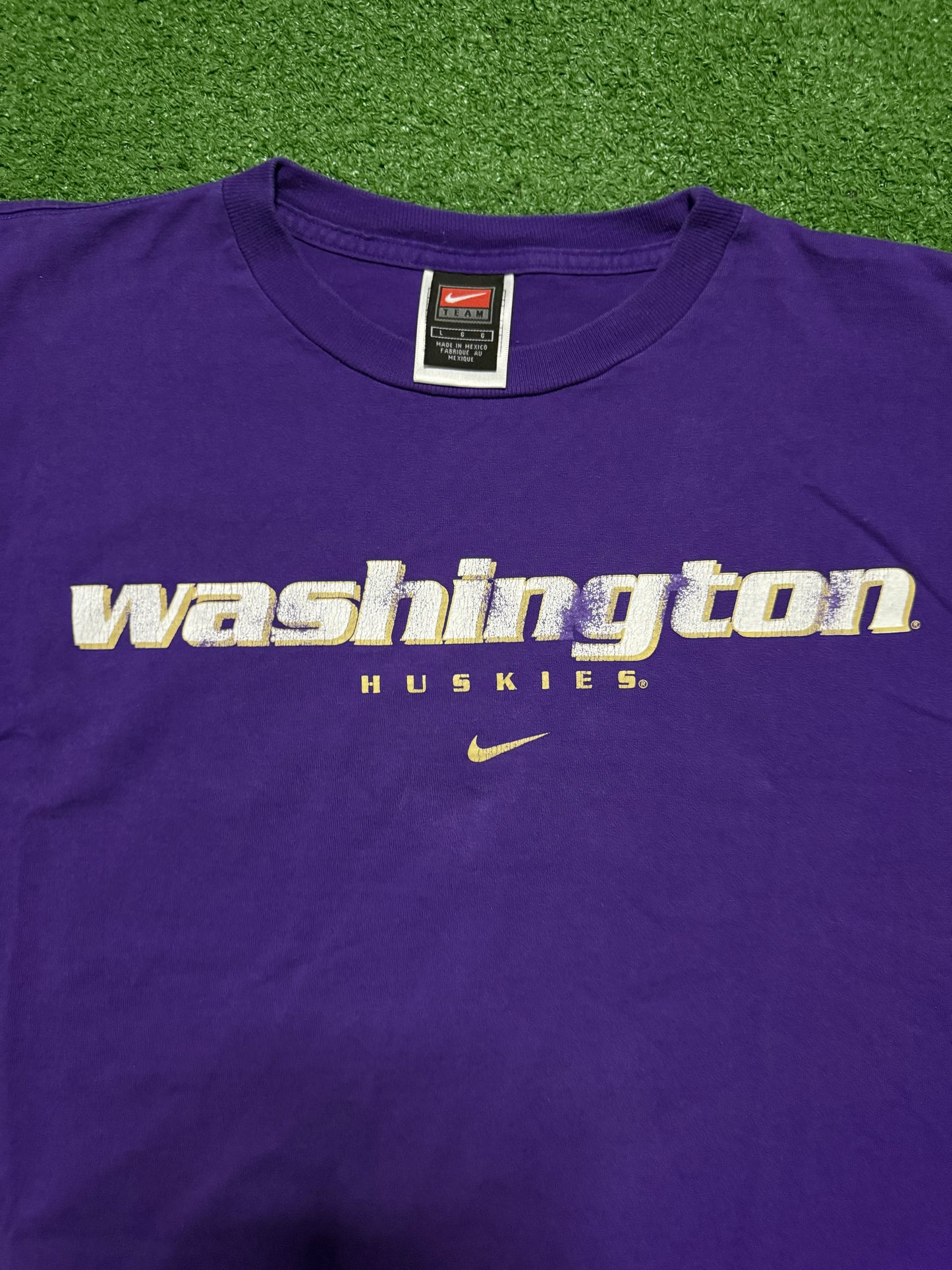 Vintage Washington Huskies Nike Center Swoosh Shirt
