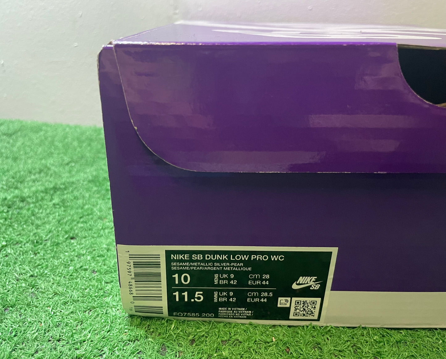 Nike SB Dunk low escargot size 10men/11.5women