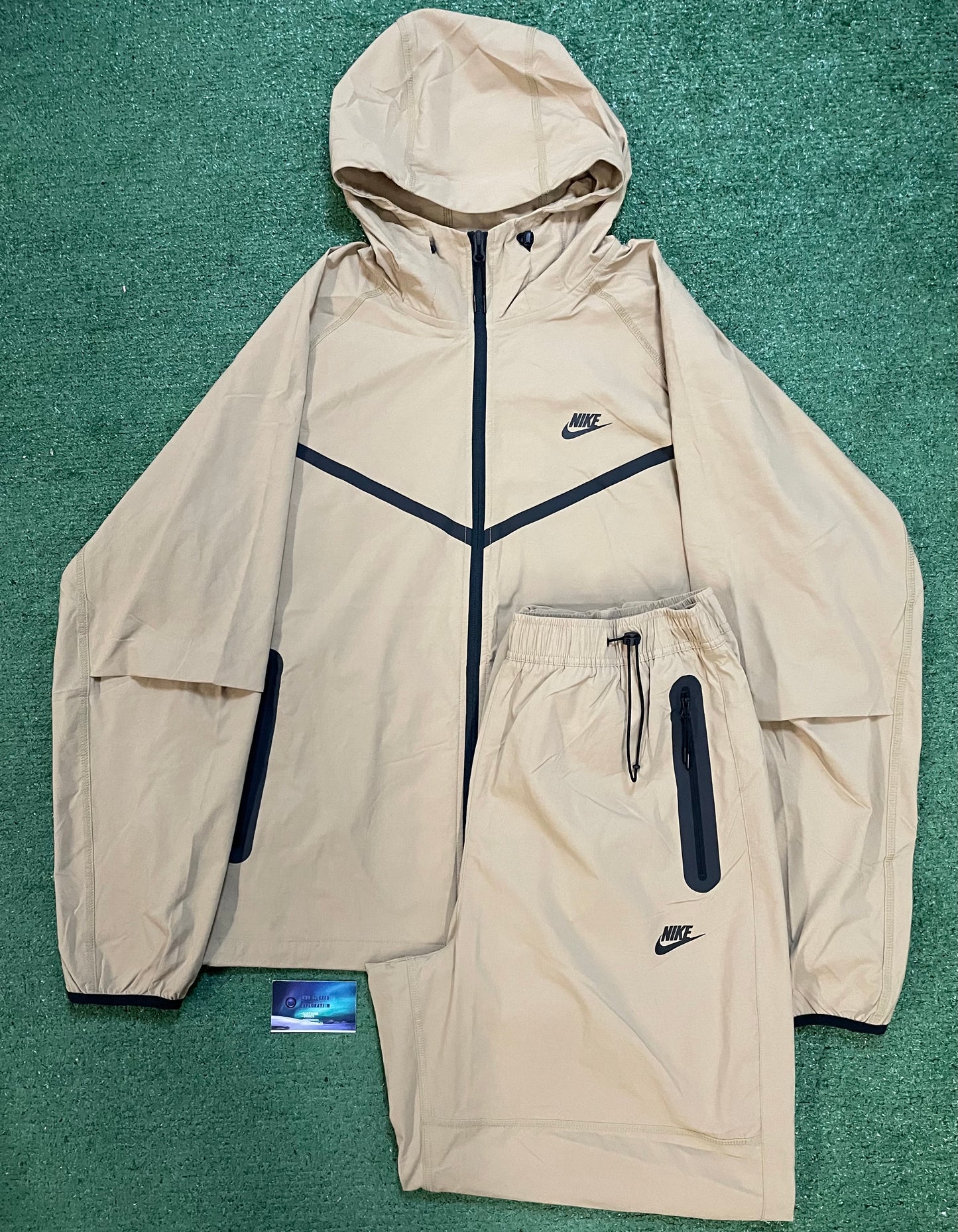 Nike Tech windbreaker beige sweatsuit
