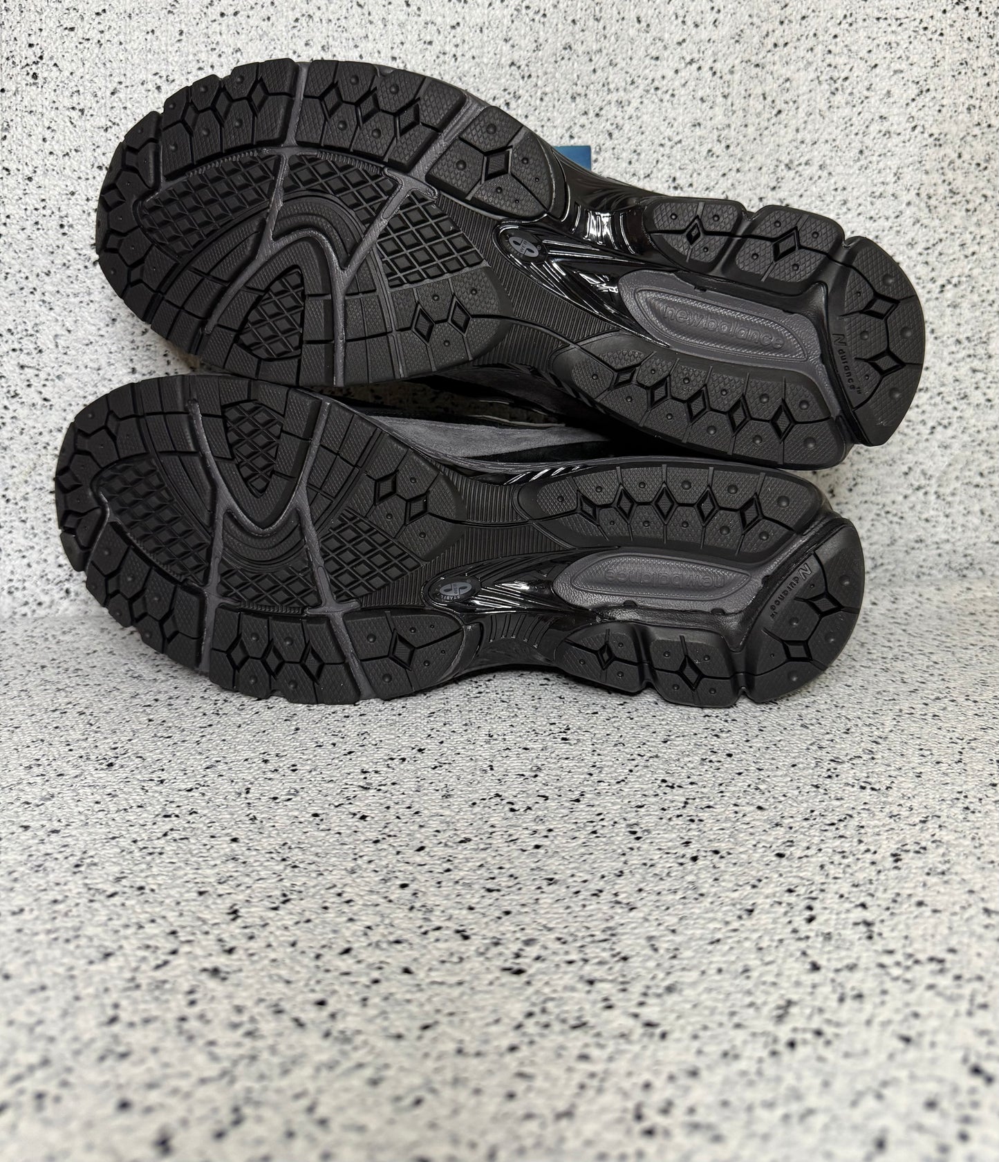 New Balance 2002r Black Grey
