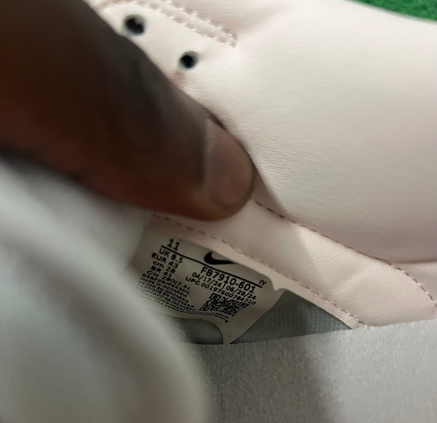 Nike dunk low light soft pink