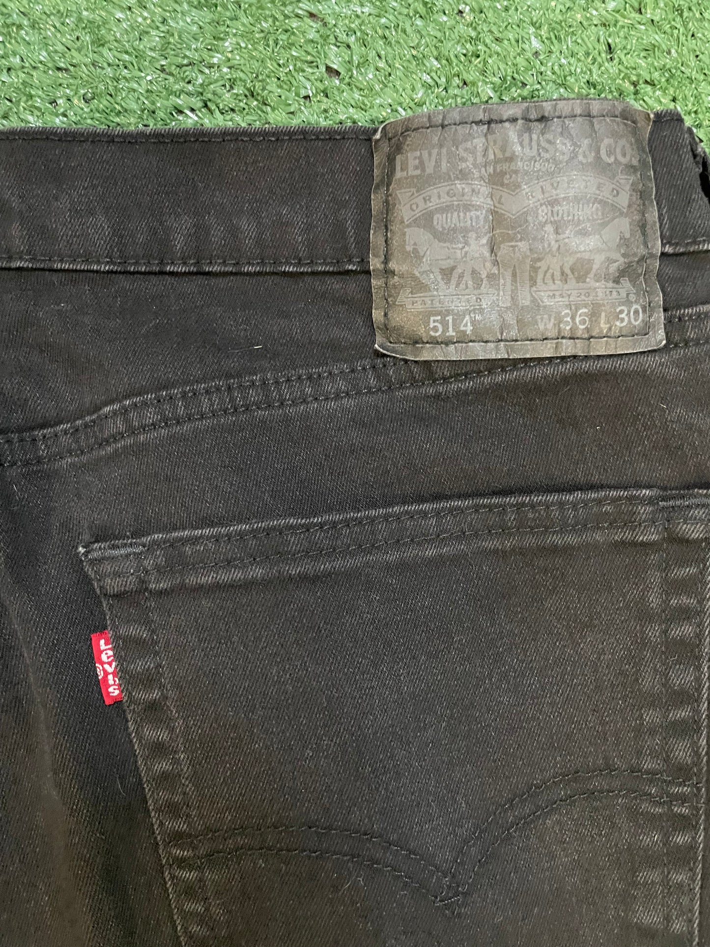 Levi 514 black denim jeans
