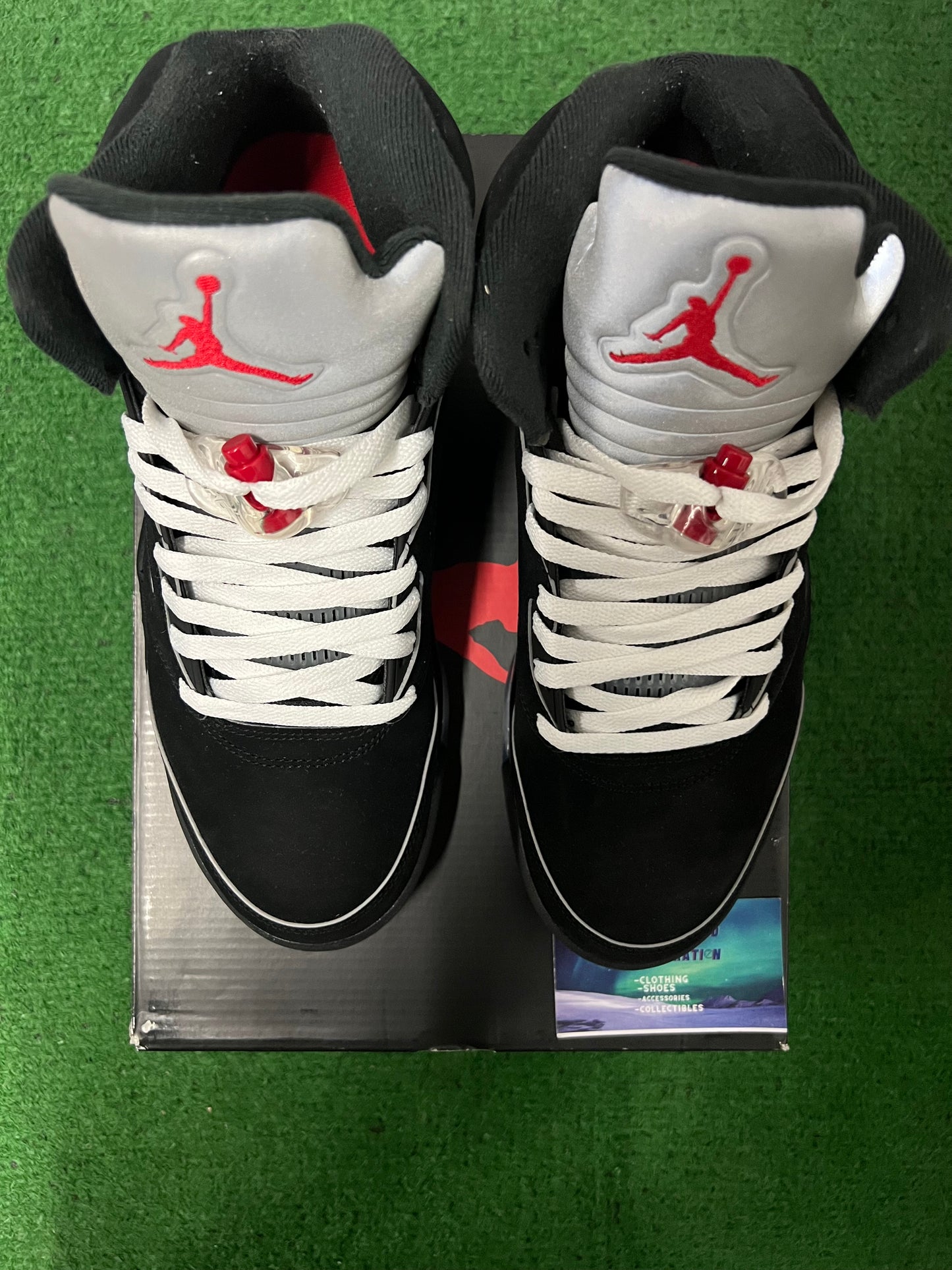Jordan 5 Black metallic reimagined size 9.5men/11women
