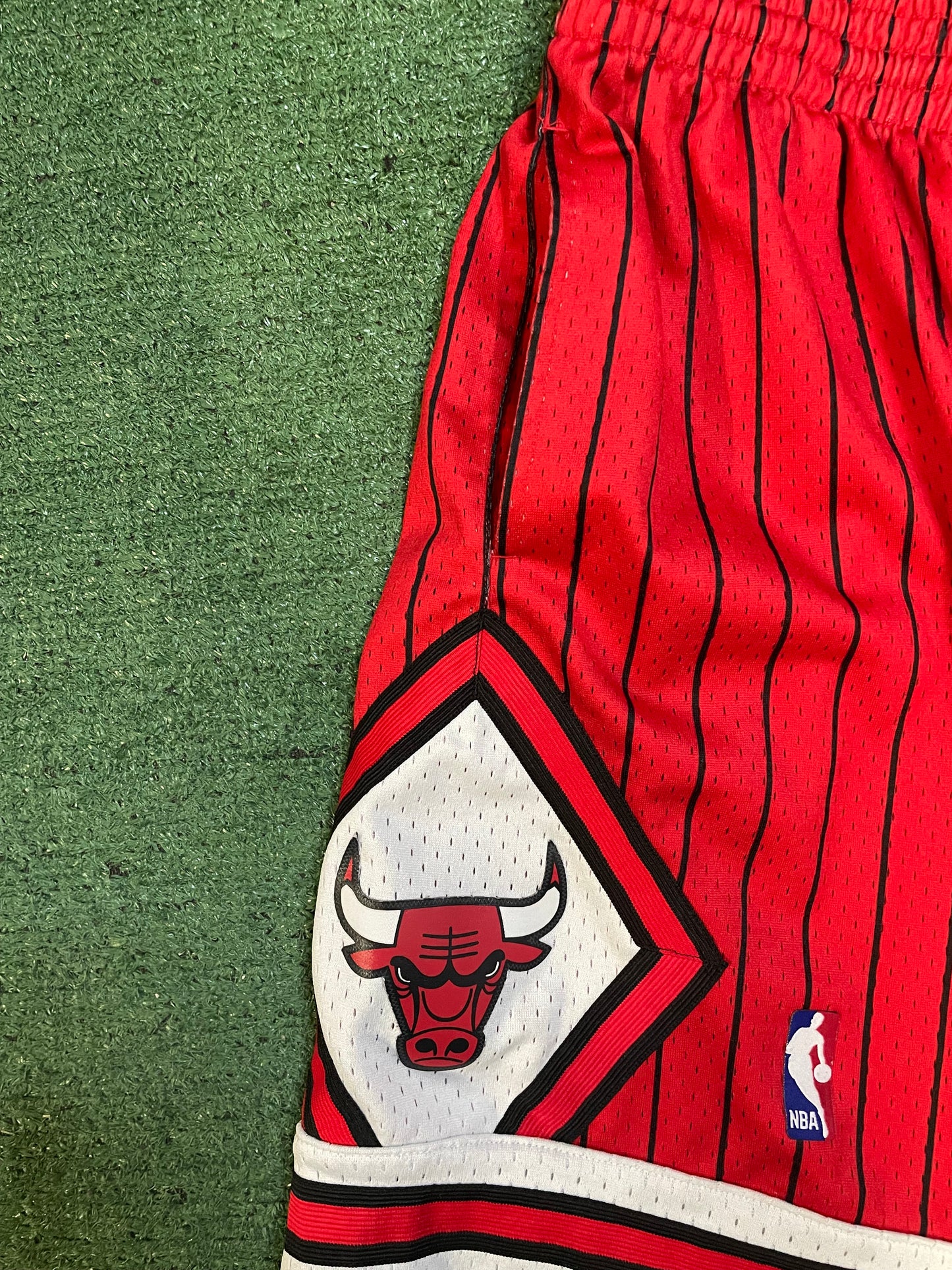 Chicago Bulls Mitchell & ness pinstripe shorts
