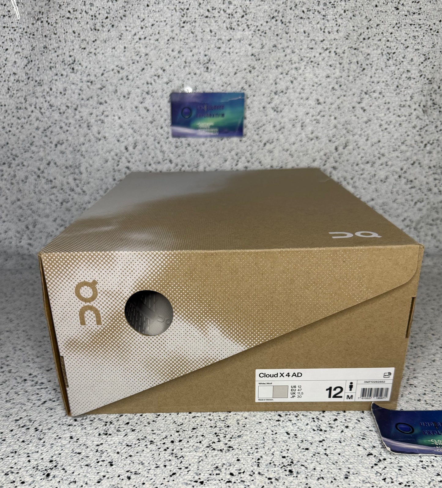 On Running Cloud X 4 AD White Wolf