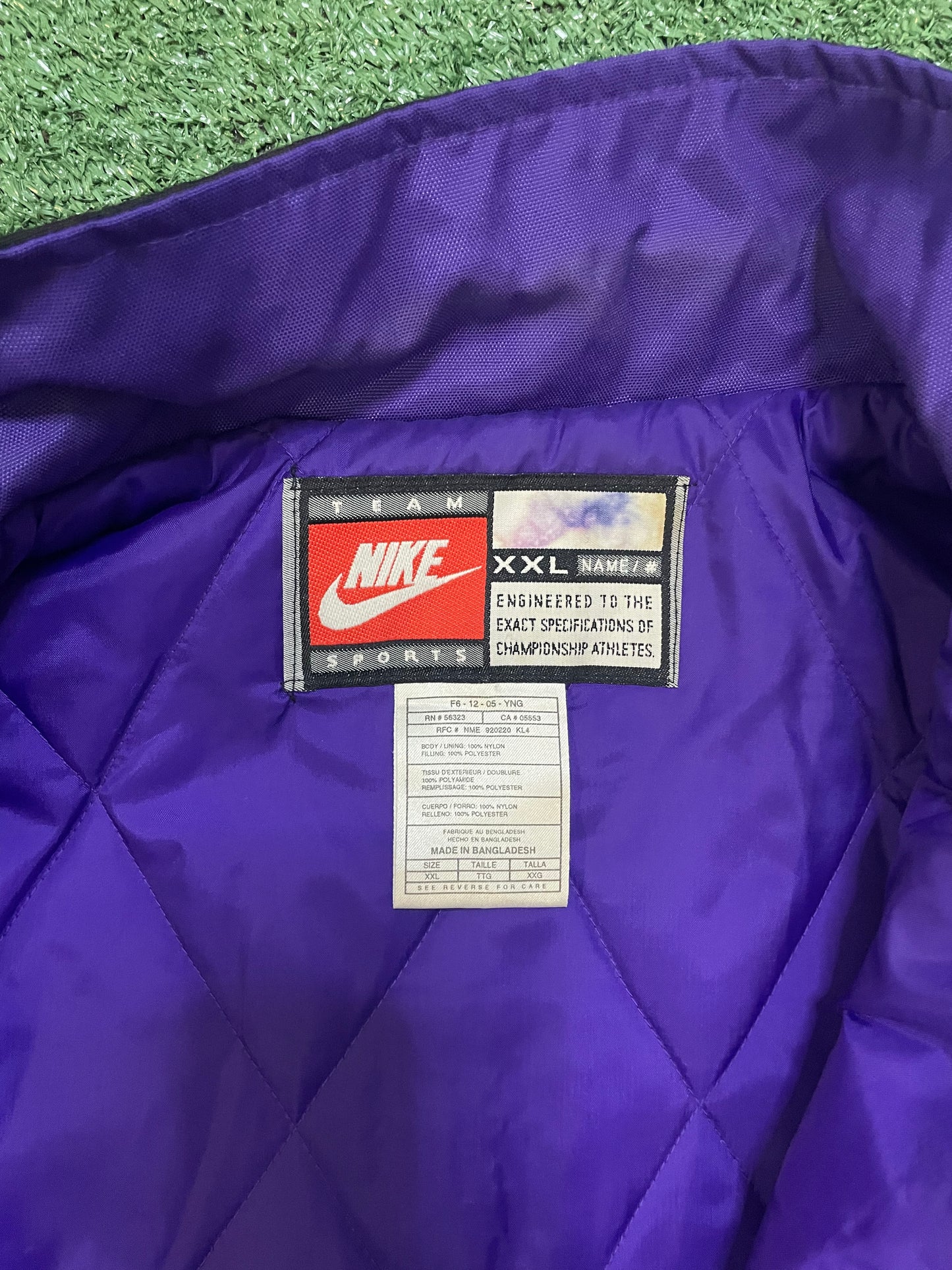 Vintage 1990s Nike university of Washington UW jacket
