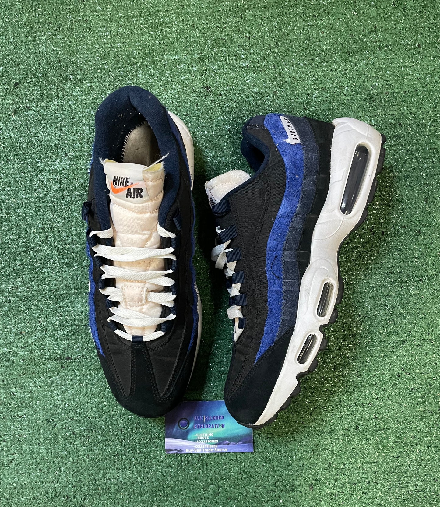 Nike air max 95 run club size 10men/11.5women