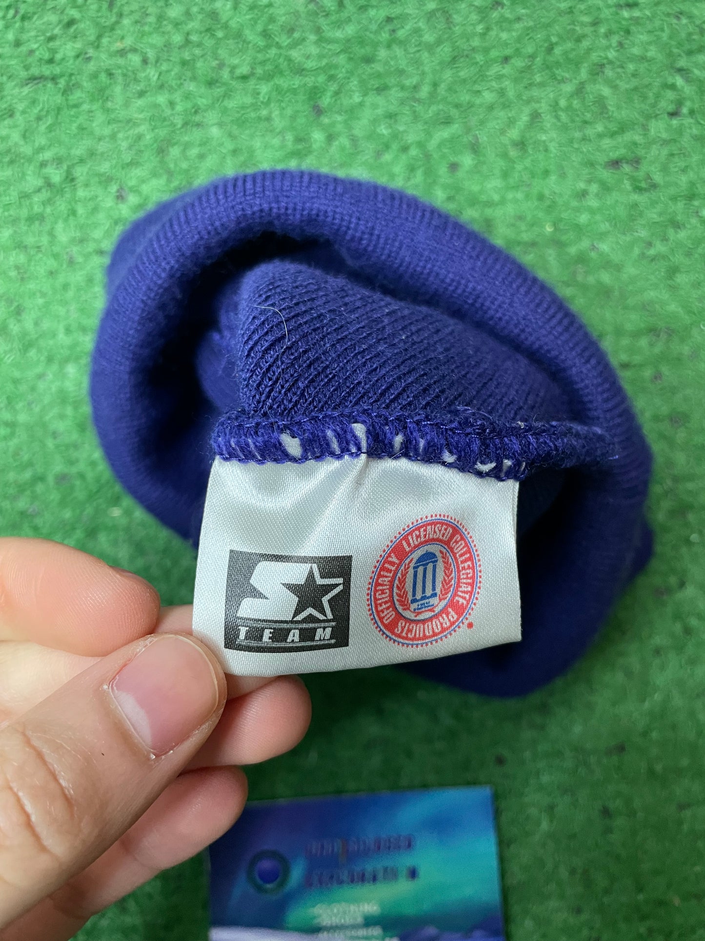 Vintage 1990s UW University of Washington starter beanie