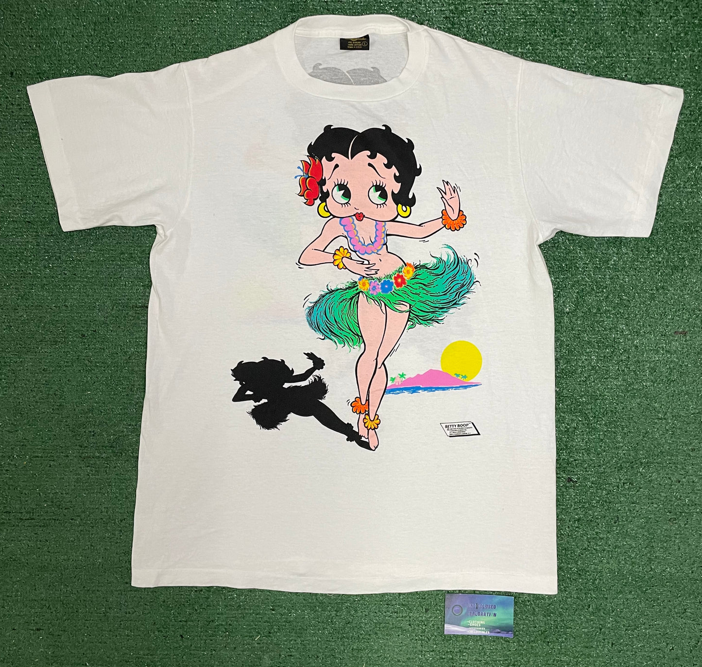 Vintage 1980s betty boop hula girl tee