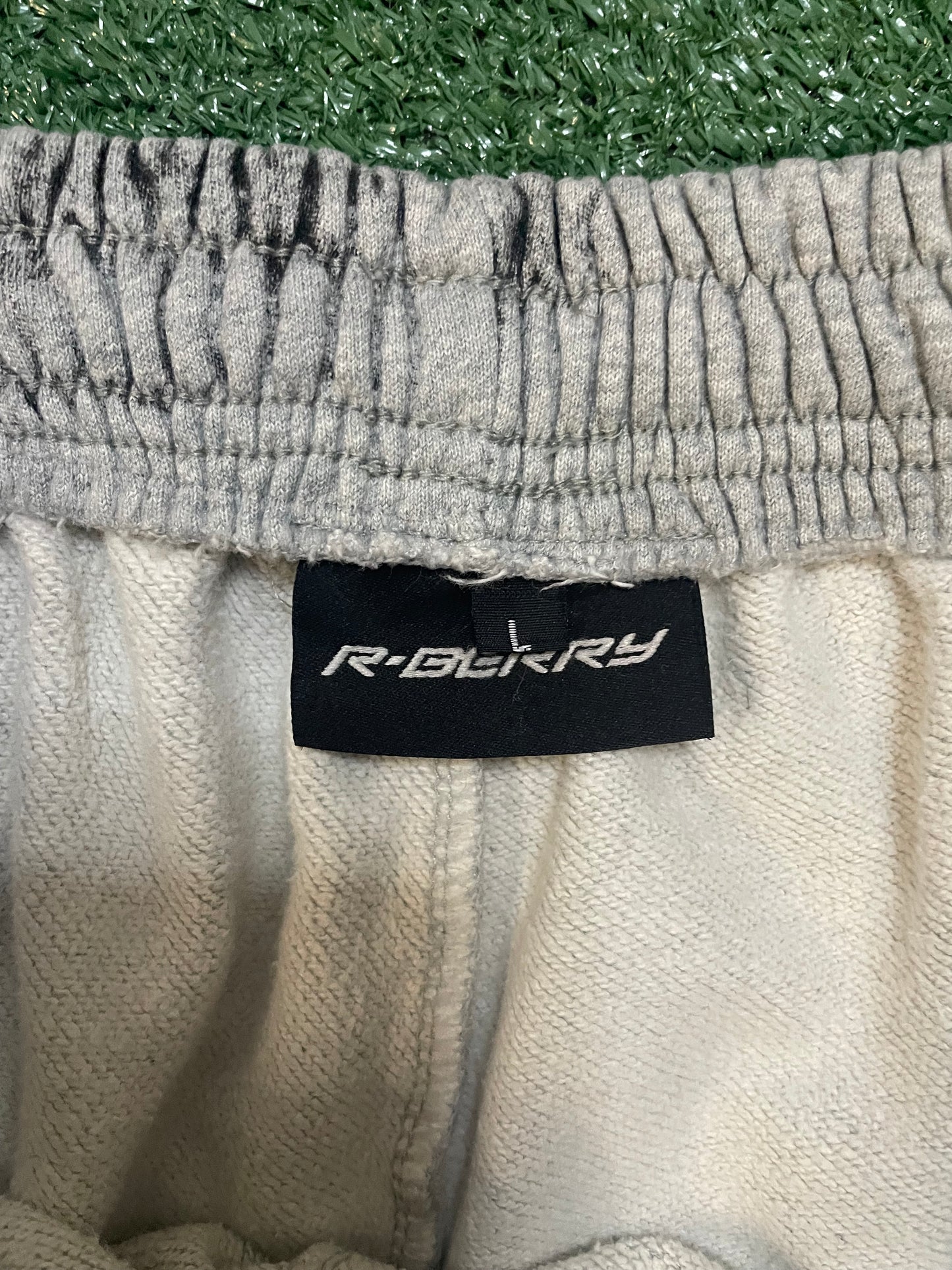 Gv gallery Raspberry graffiti sweatpants