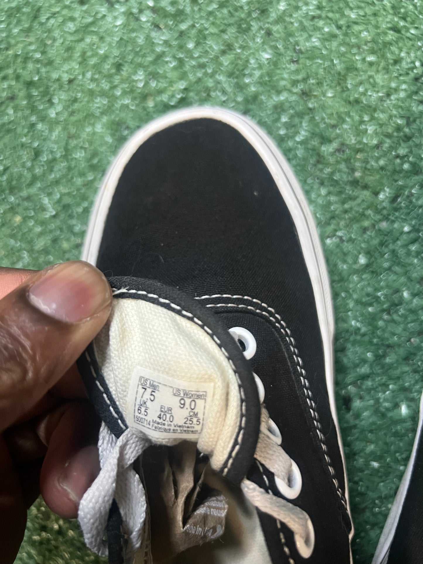 Vans authentic classic black size 7.5men/9women