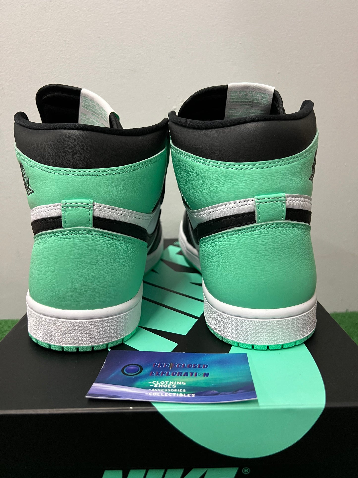 Jordan 1 high green glow