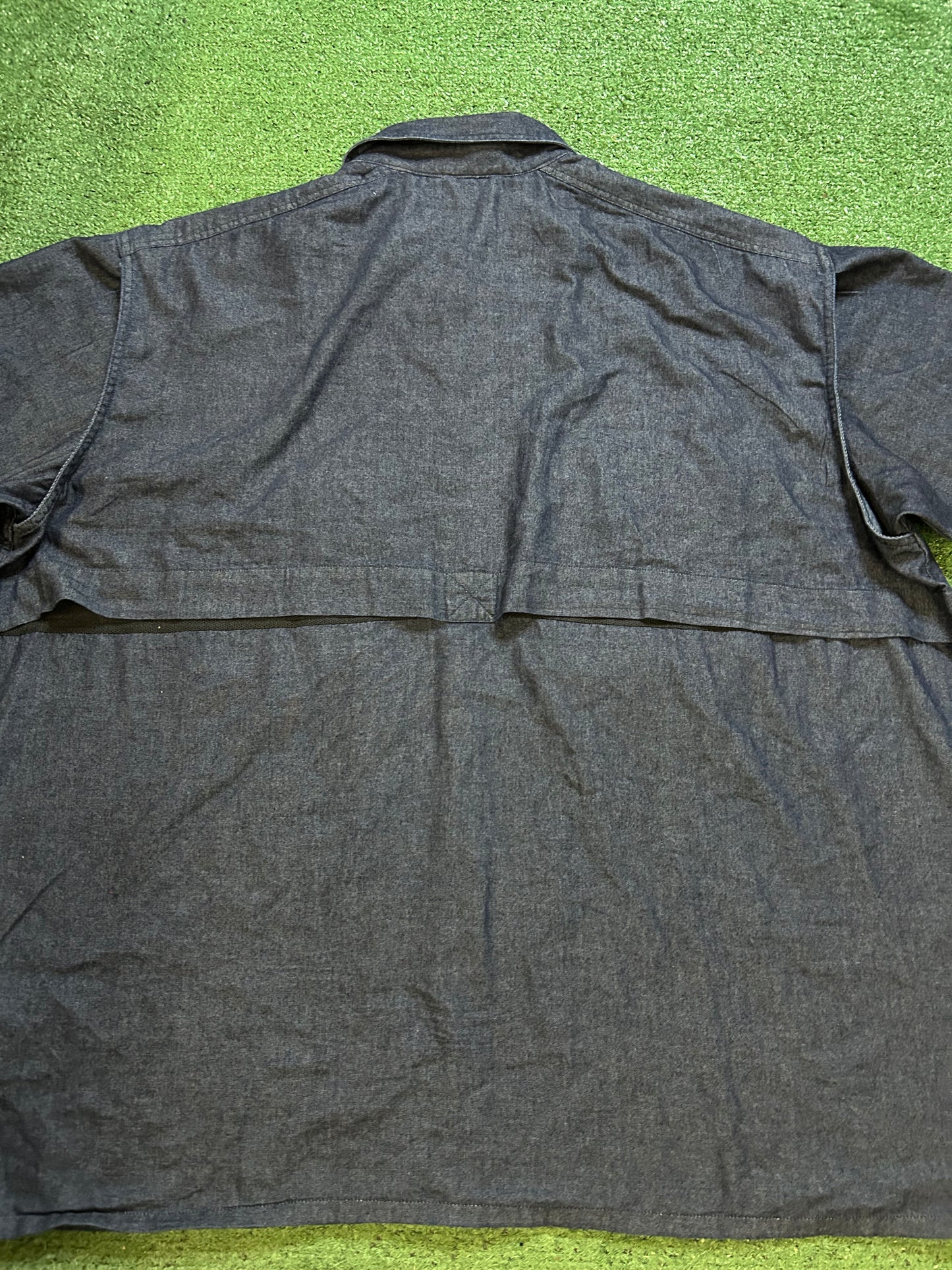 Levi’s navy button up