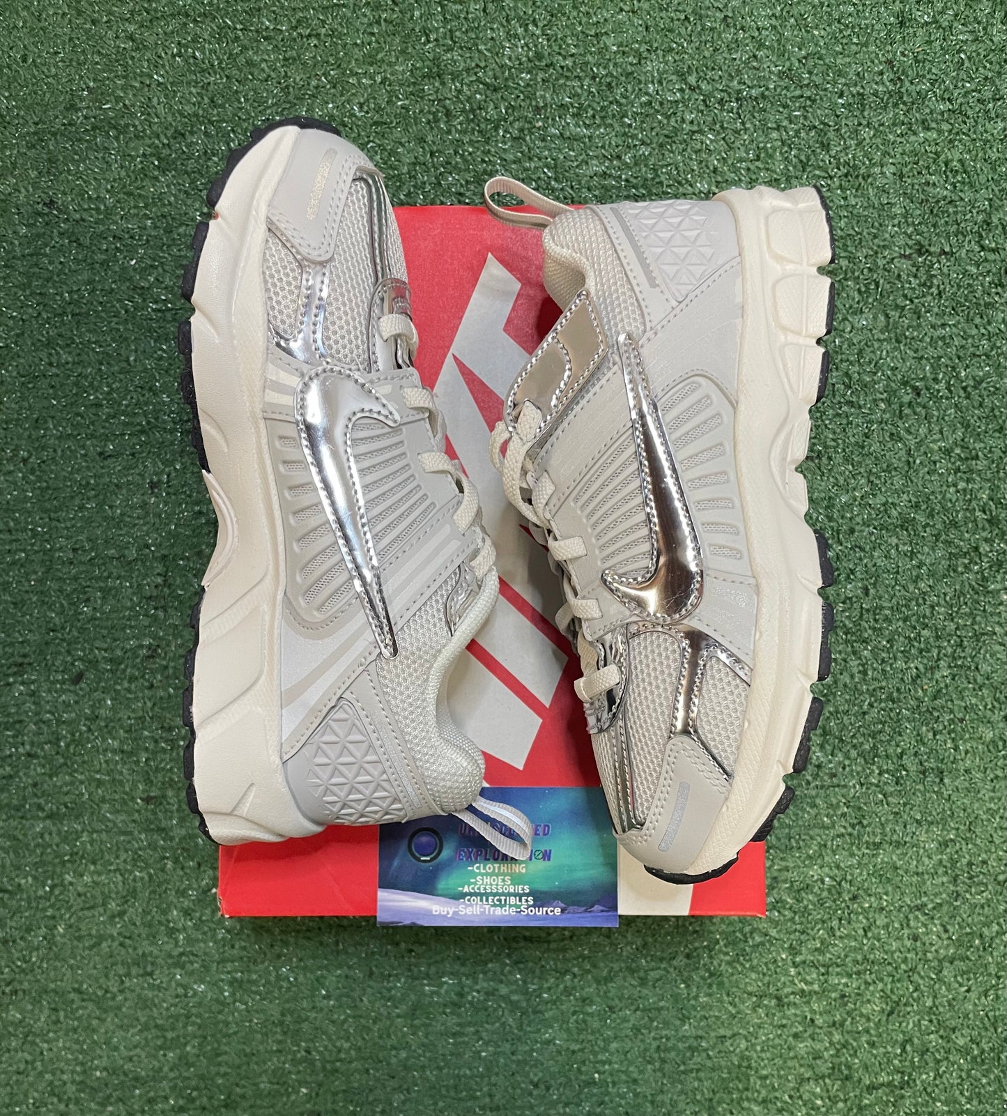 Nike Vomero 5 Photon dust chrome
