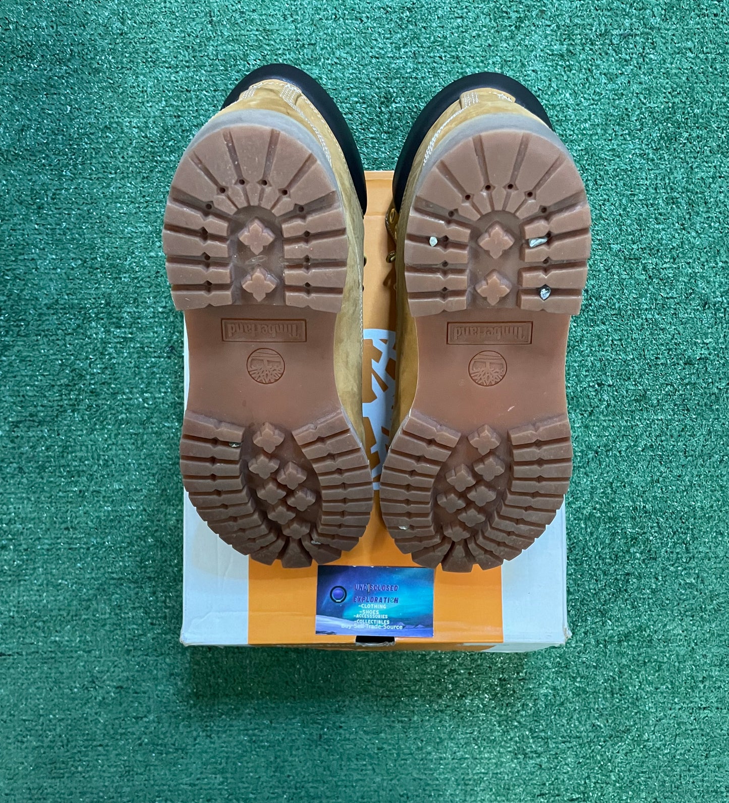 Timberland 6 inch wheat boot size 11men/12.5women