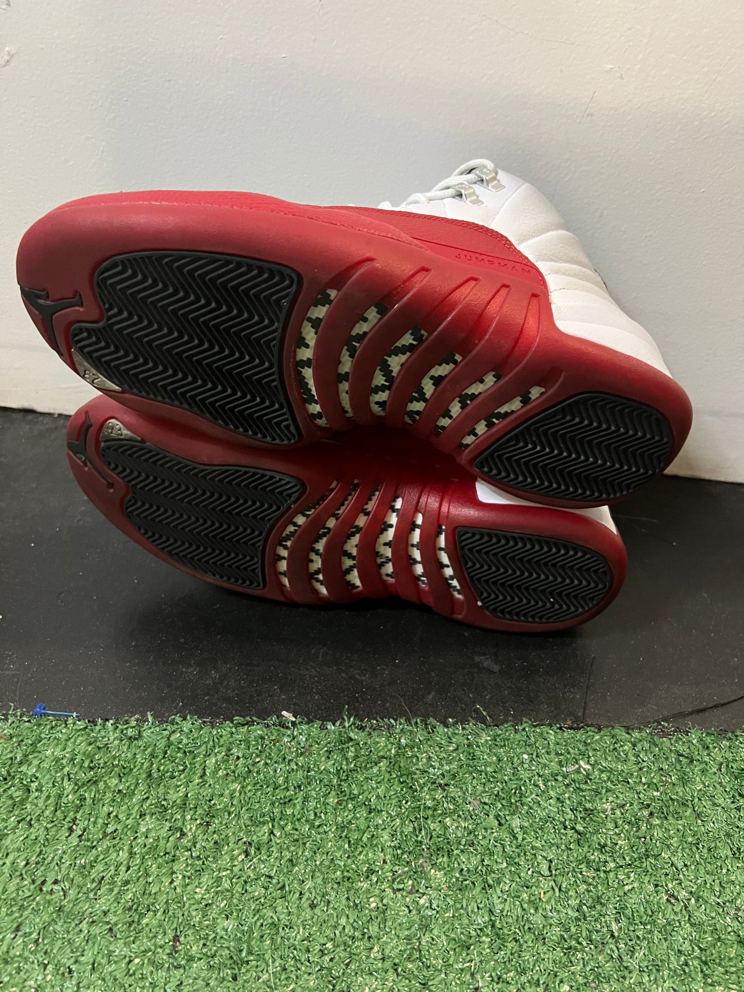 Jordan 12 cherry 2023 size 10men/11.5women