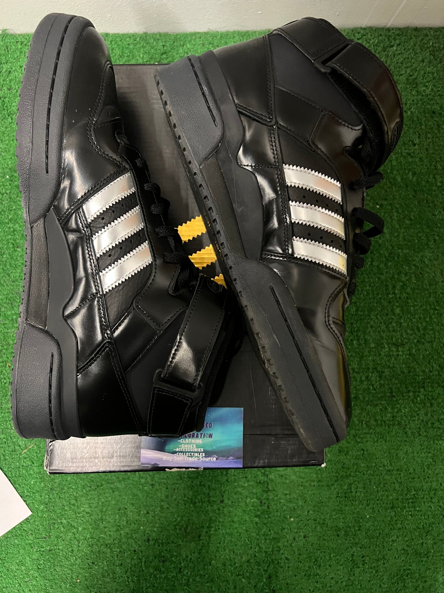 Adidas forum 84 mid Heitor Da Silva size 11men/12.5women