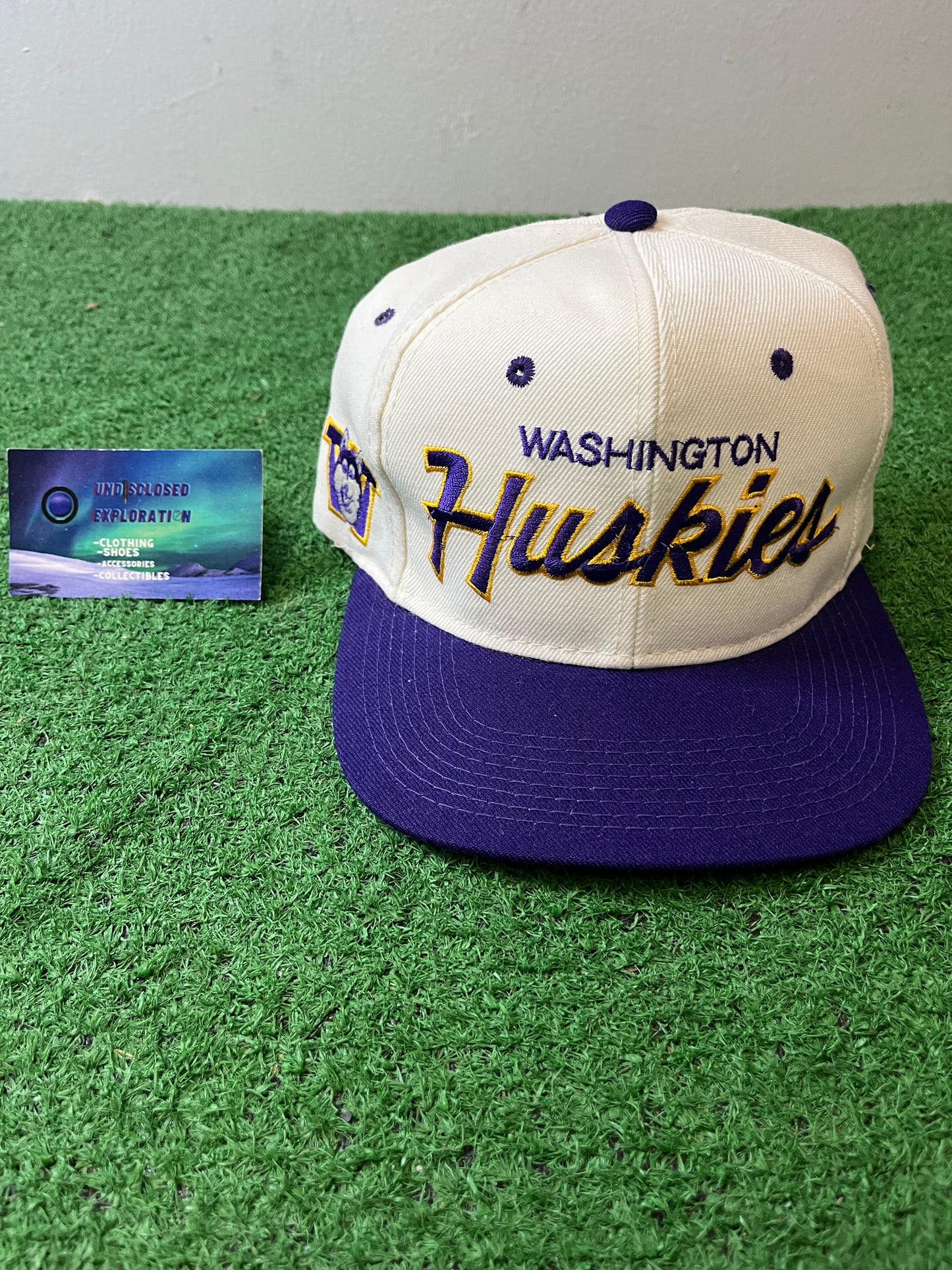 Vintage 1990s UW university of Washington huskies script sport specialities hat