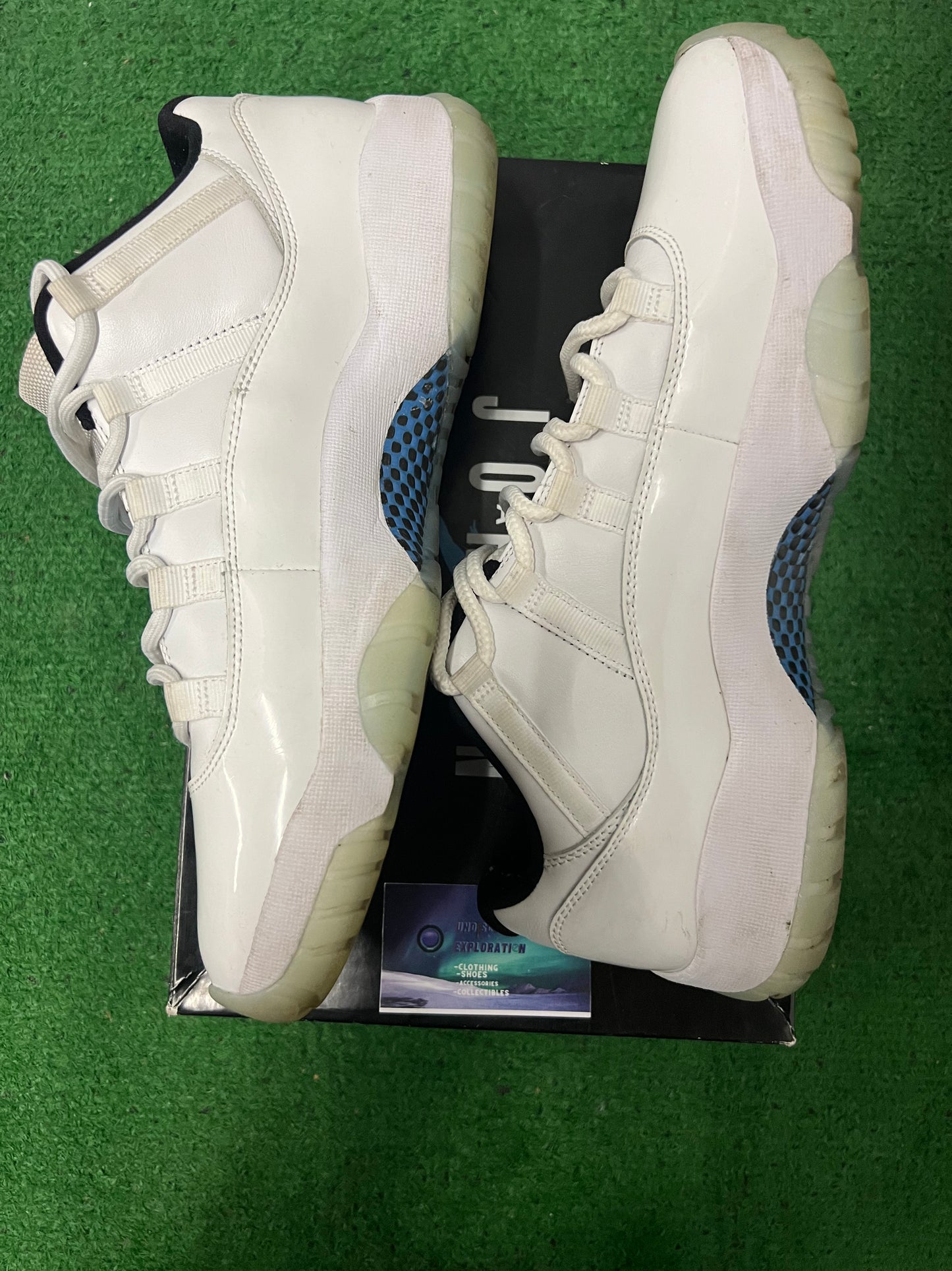 Jordan 11 low legend blue size 11.5men/13women