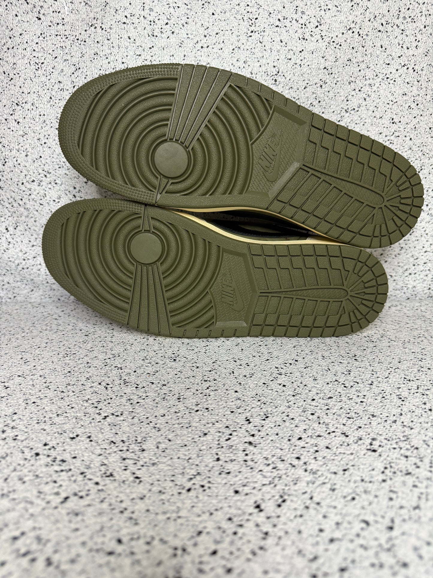 Jordan 1 Low Travis Scott Medium Olive