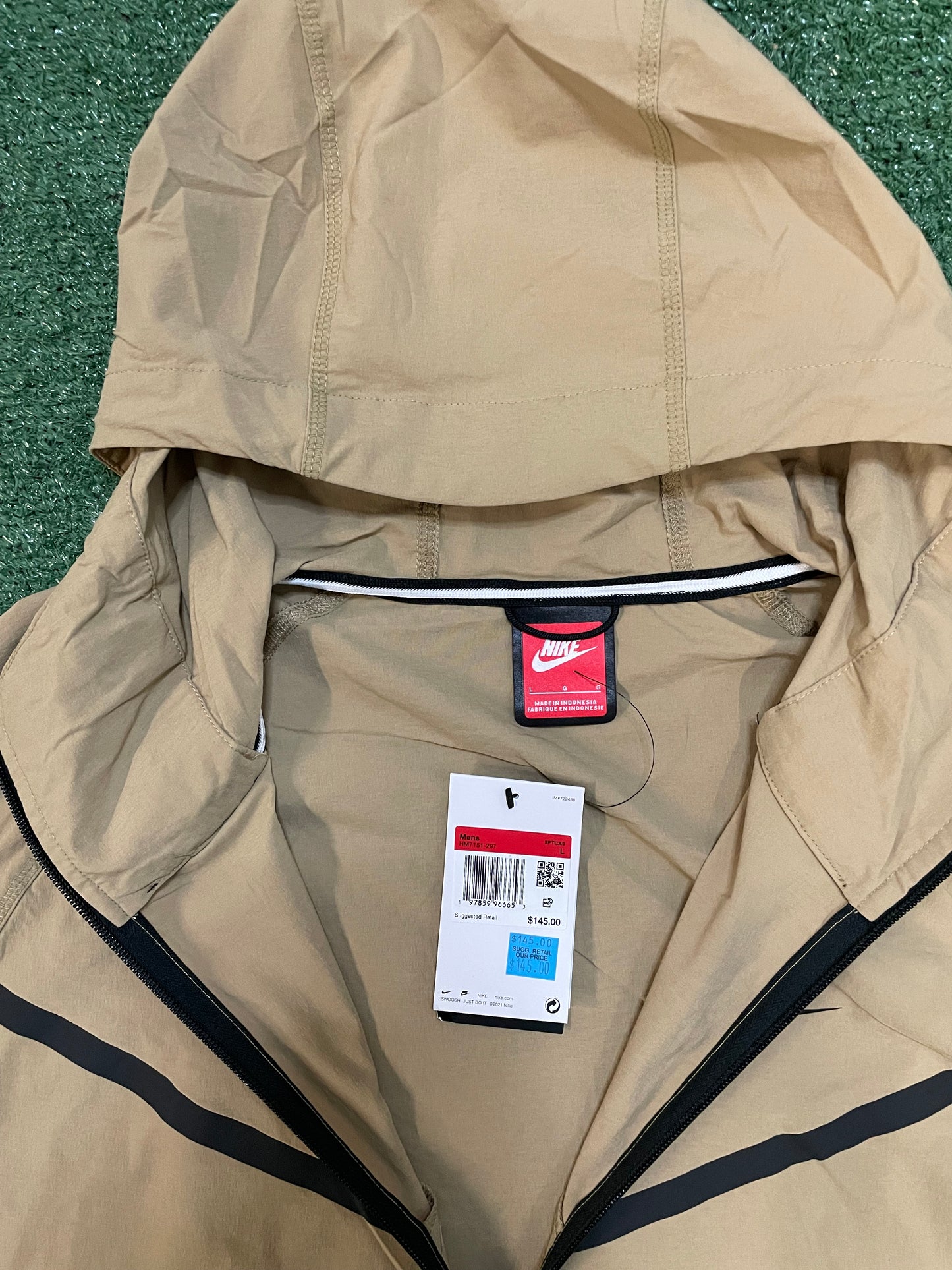 Nike Tech windbreaker beige sweatsuit