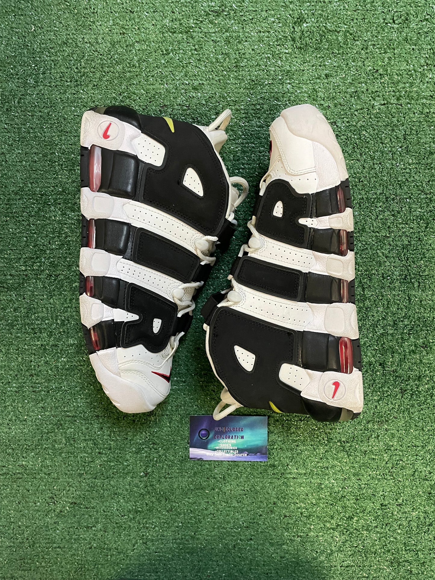 Nike air more uptempo Scottie pippen size 11men/12.5women