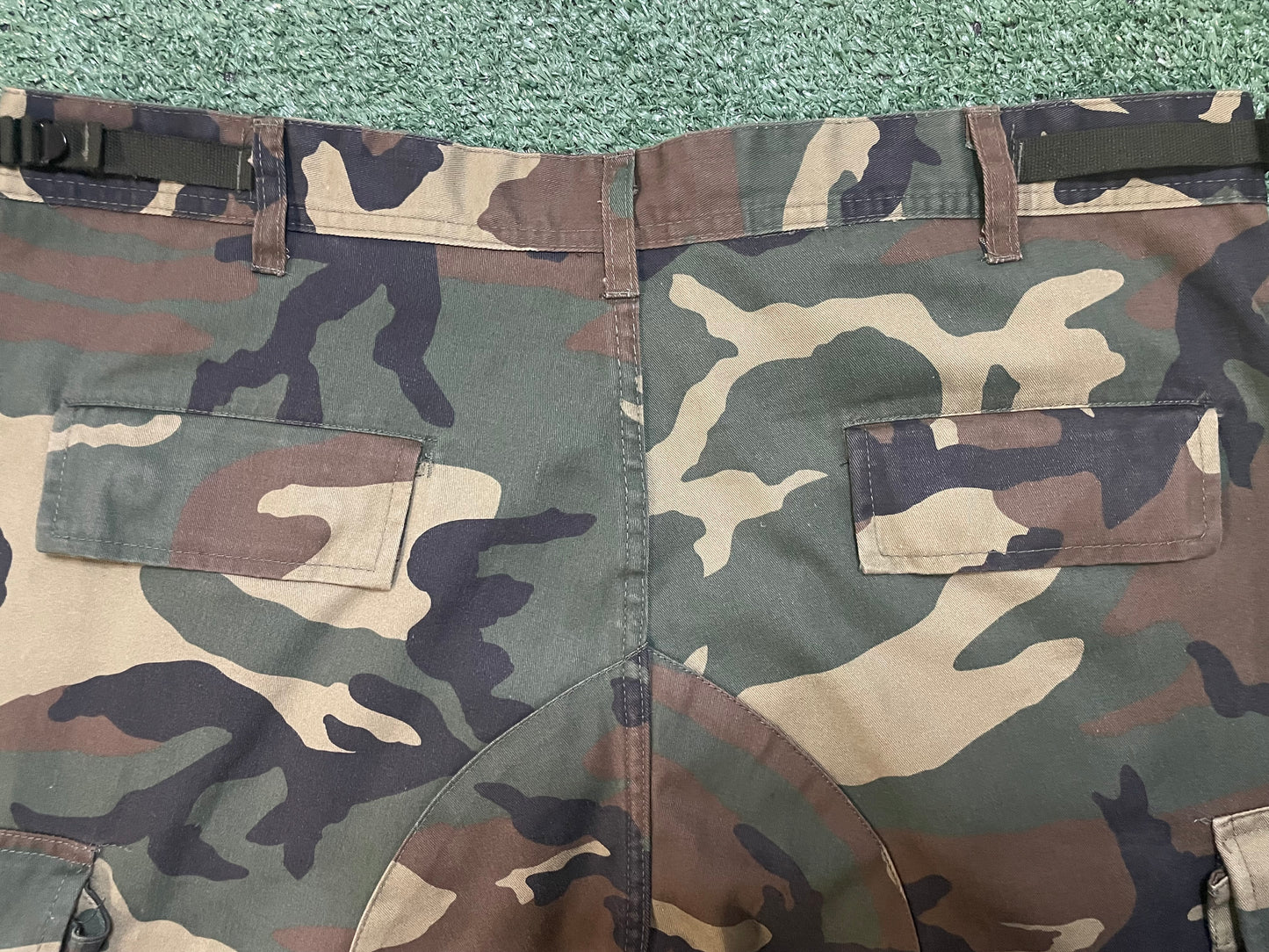 GV Raspberry Hills Camo cargo pants