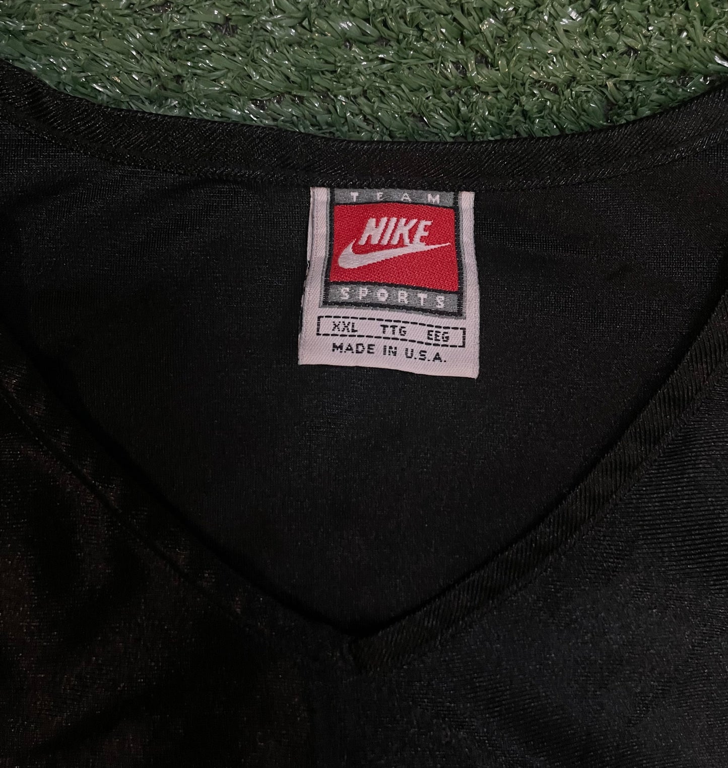 Vintage 1990s Nike center swoosh sleeveless black tee