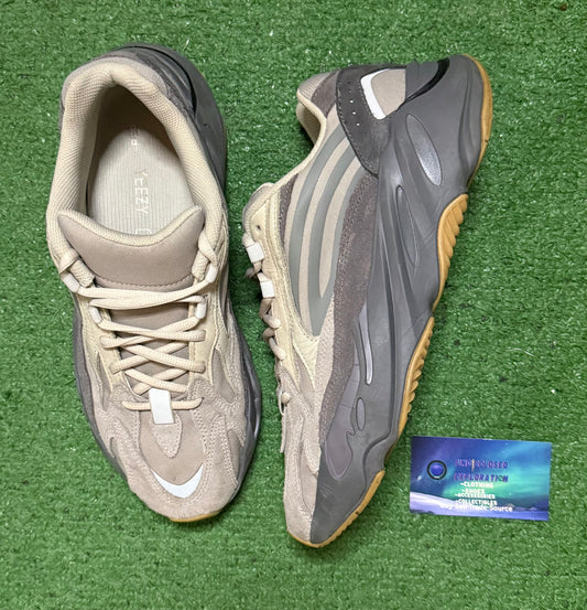 Yeezy 700 Tephra 9.5 Men/11 Women “Preowned”