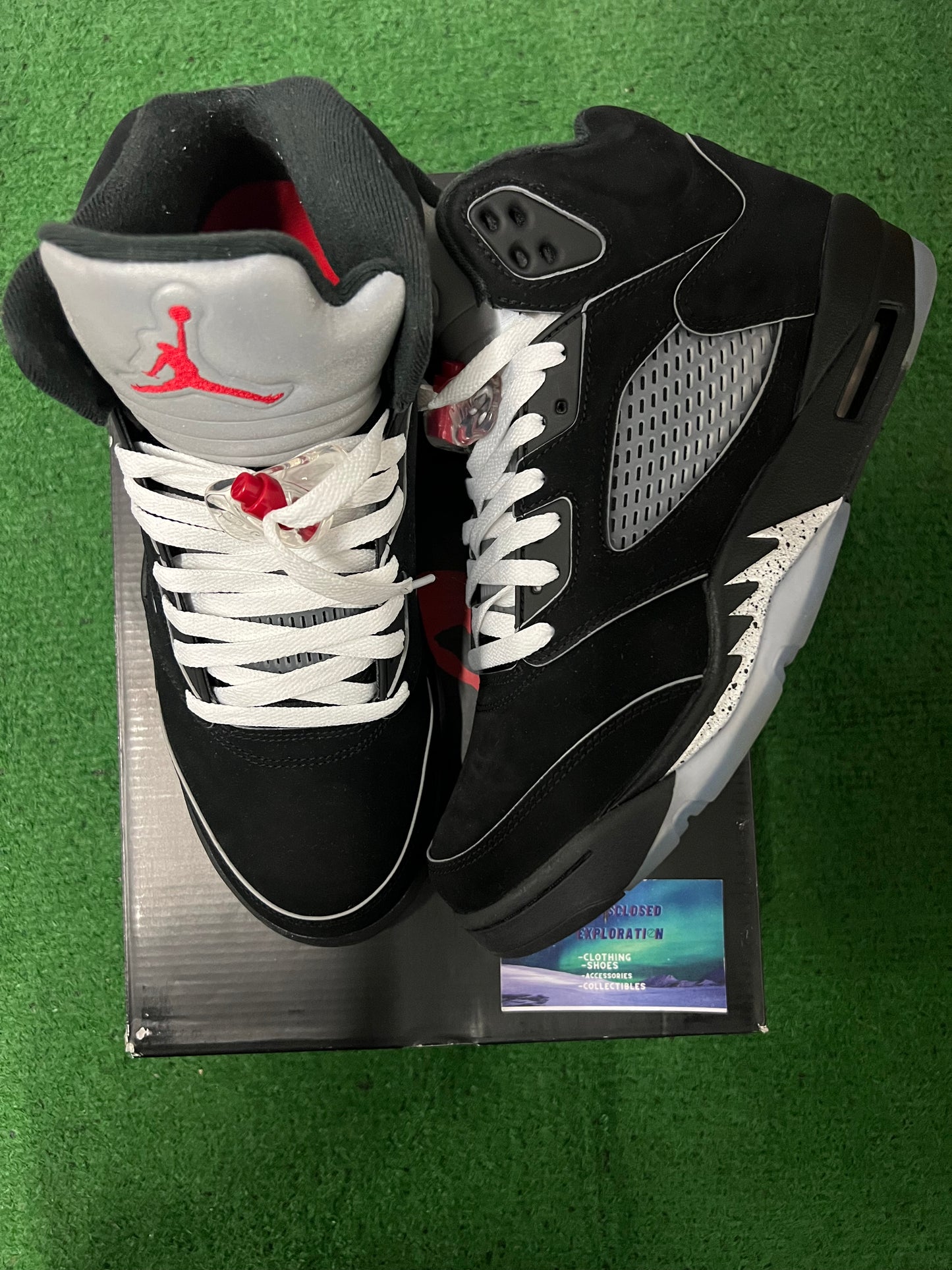 Jordan 5 Black metallic reimagined size 9.5men/11women