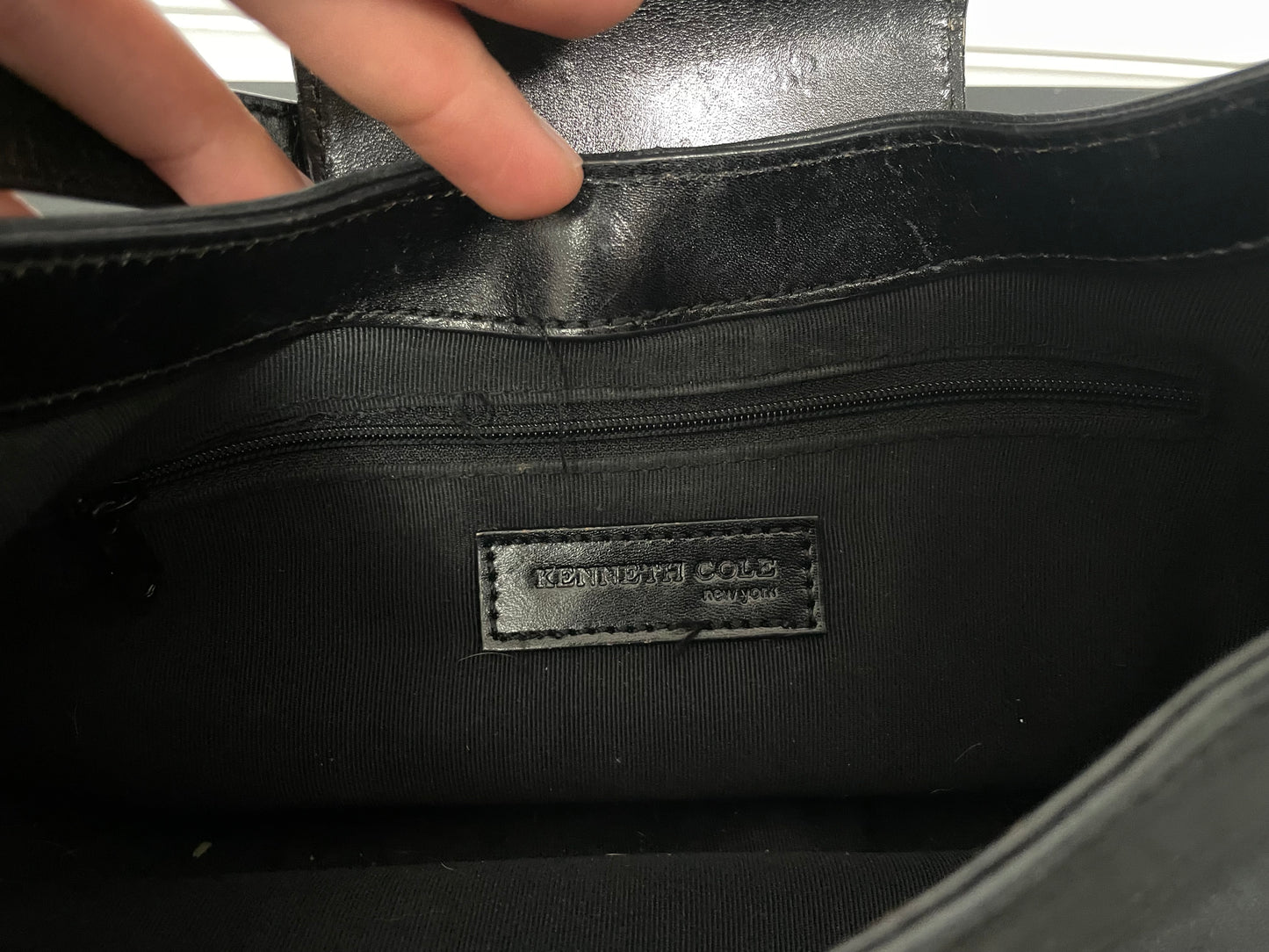 vintage Kenneth Cole New York black leather shoulder bag