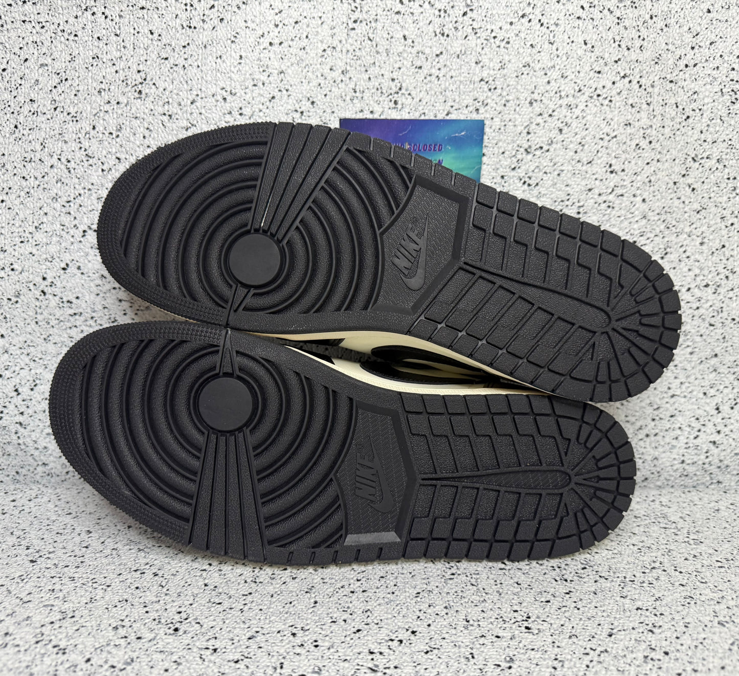 Jordan 1 Low Mocha