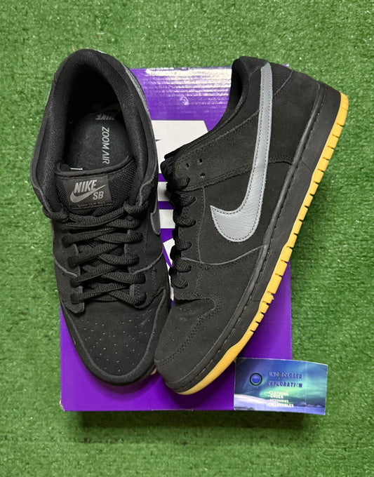 Nike Dunk SB Low Grey Fog 10.5 Men/12 Women “Preowned”