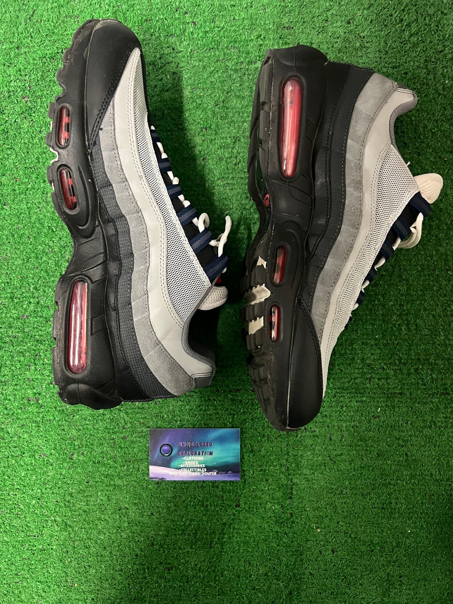 Air max 95 smoke grey size 11.5men/13women