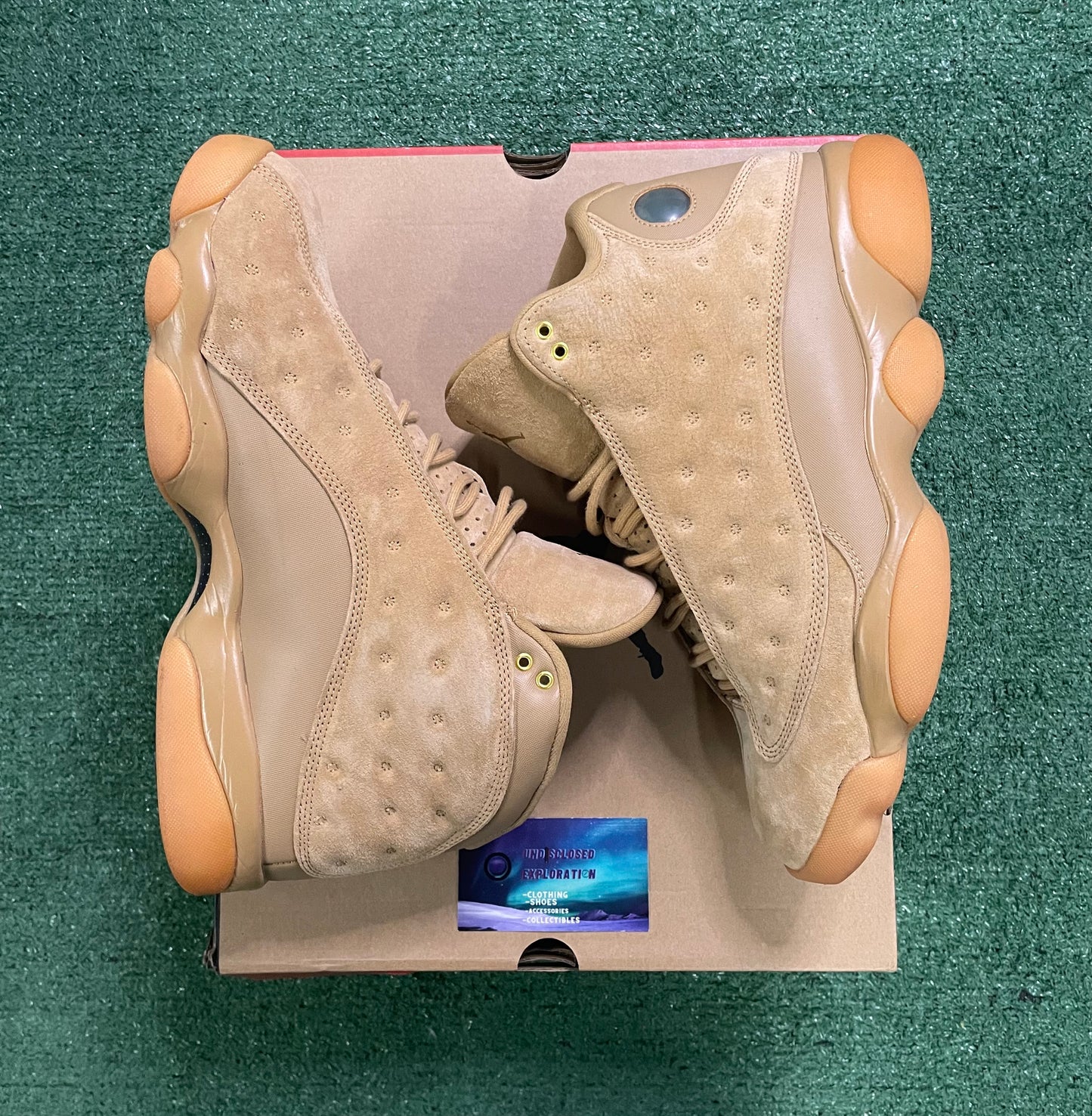 Jordan 13 Wheat size 11.5men/13women