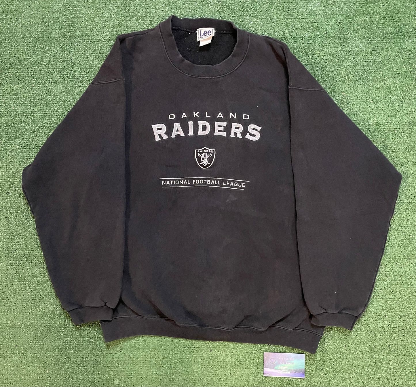 Vintage 1990s Oakland Raiders national football league crewneck