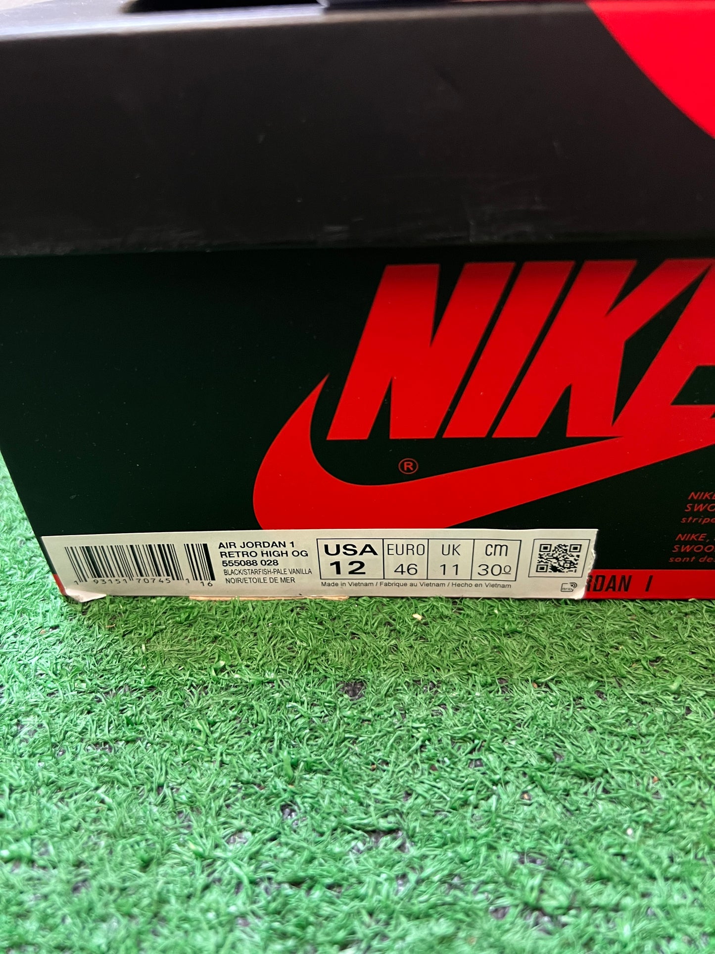 Jordan 1 high shattered backboard 3.0 size 12men/13.5women