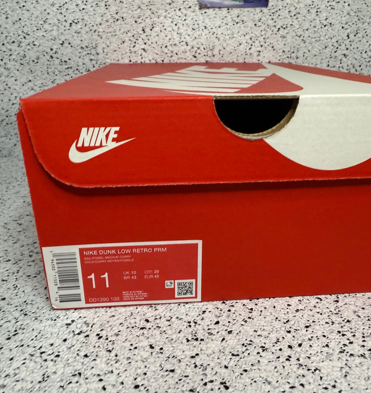 Nike Dunk Low Medium Curry