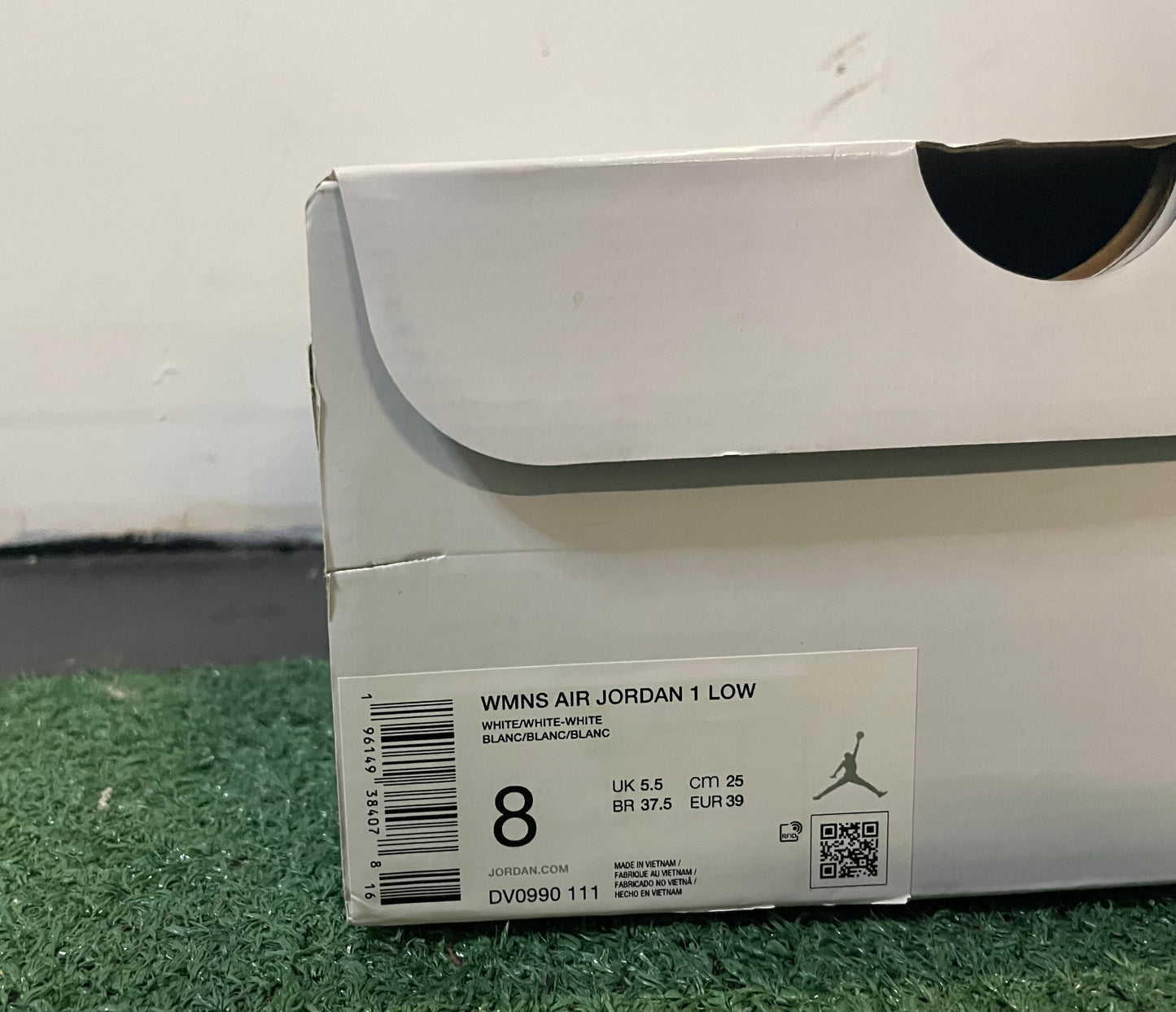 Air Jordan 1 Low triple white 6.5youth/8women