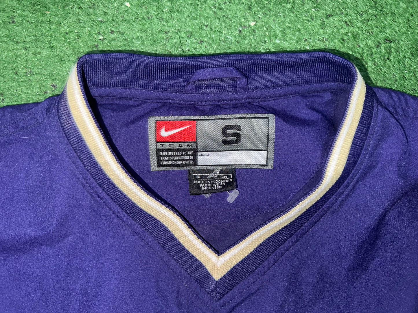 Vintage Y2K Washington Huskies Nike Center Swoosh Pullover