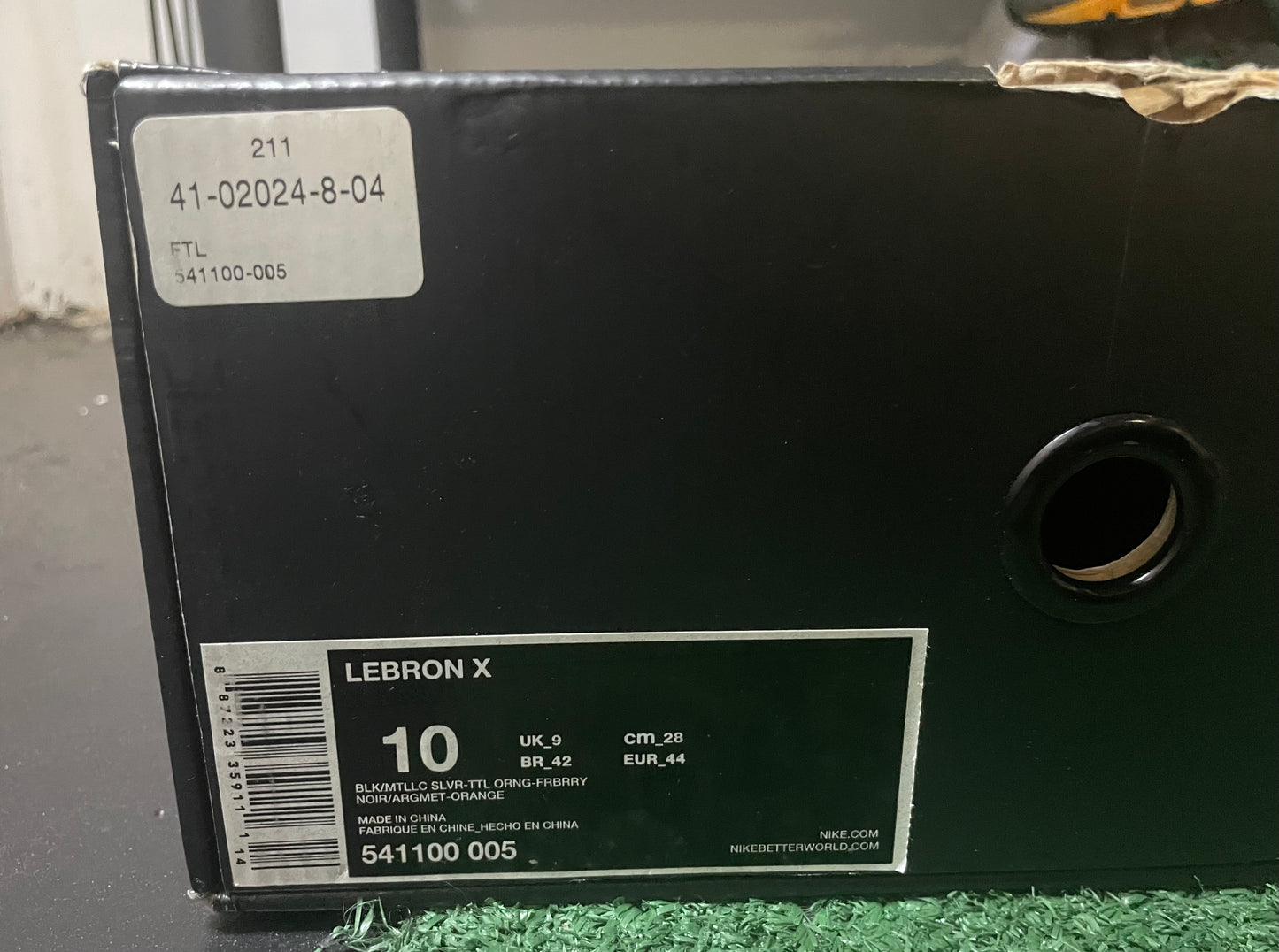 Nike LeBron X 10 Floridan size 10men/11.5women