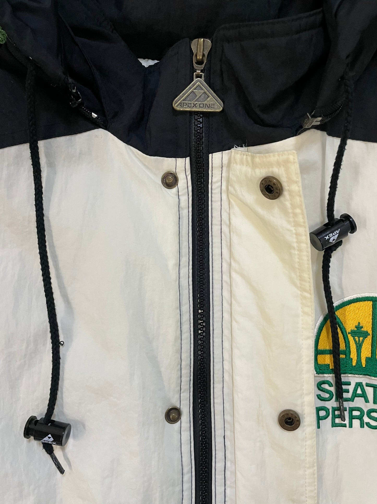 Vintage 1990s Seattle SuperSonics Seattle skyline jacket